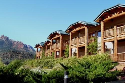 Hotel De Novo Springdale, Tapestry Collection by Hilton property views in Springdale, UT — gallery photo 3
