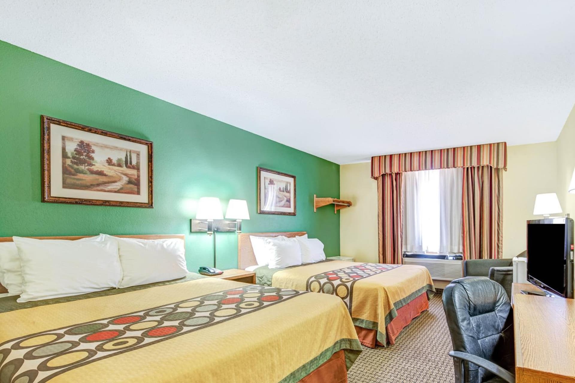 Super 8 by Wyndham McKinney/Plano Area gallery photo in McKinney, TX — image 6