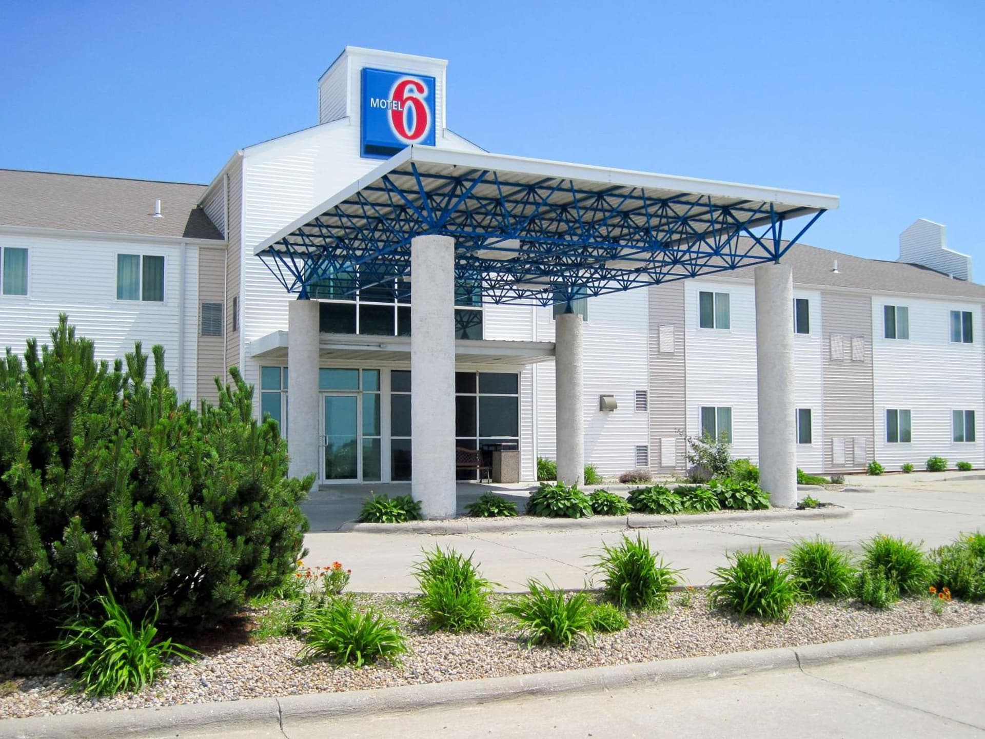 Motel 6-Avoca, IA featured exterior or lobby in Avoca, IA — similar hotel