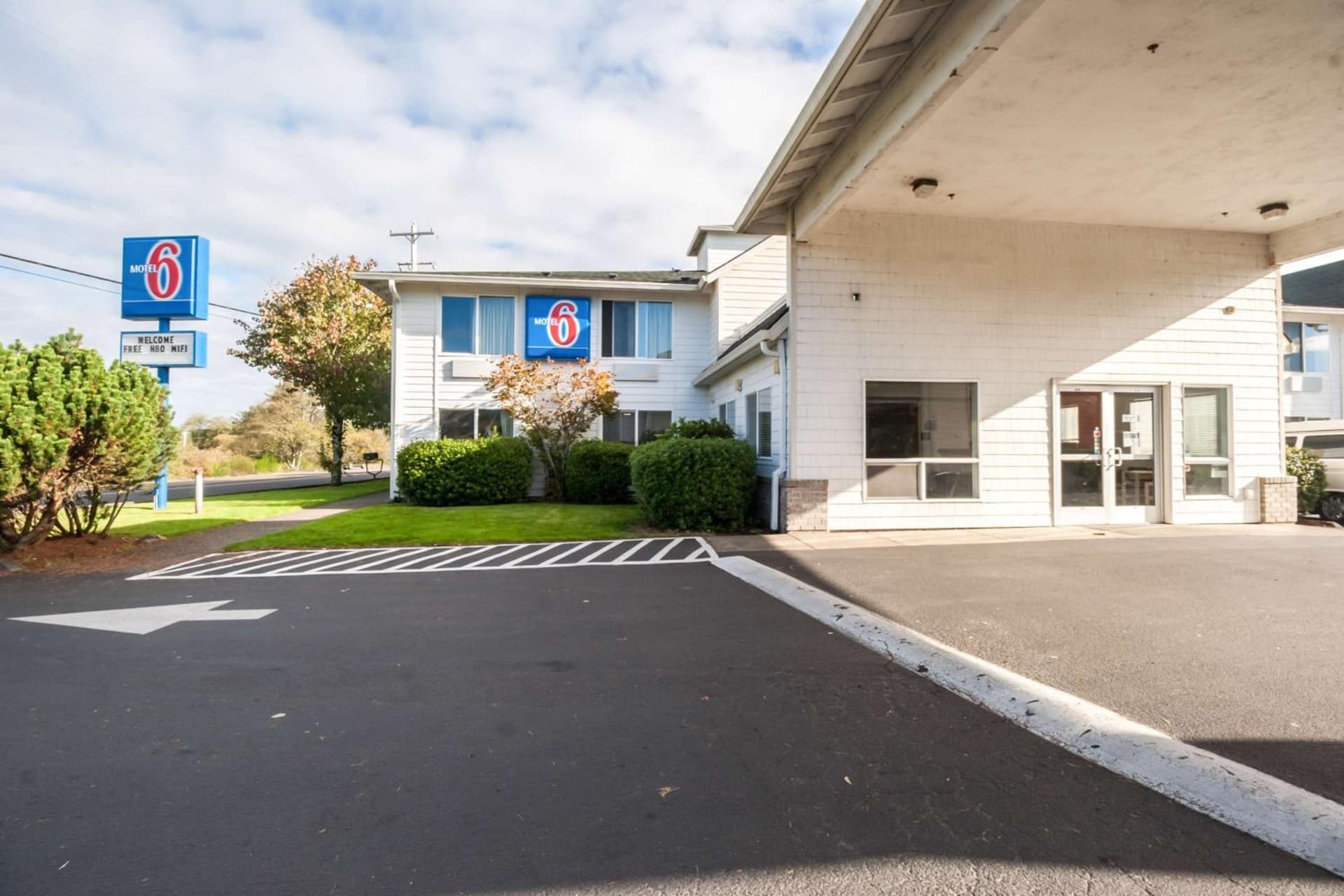 Motel 6-Seaside, OR interior in Seaside, OR — gallery photo 2