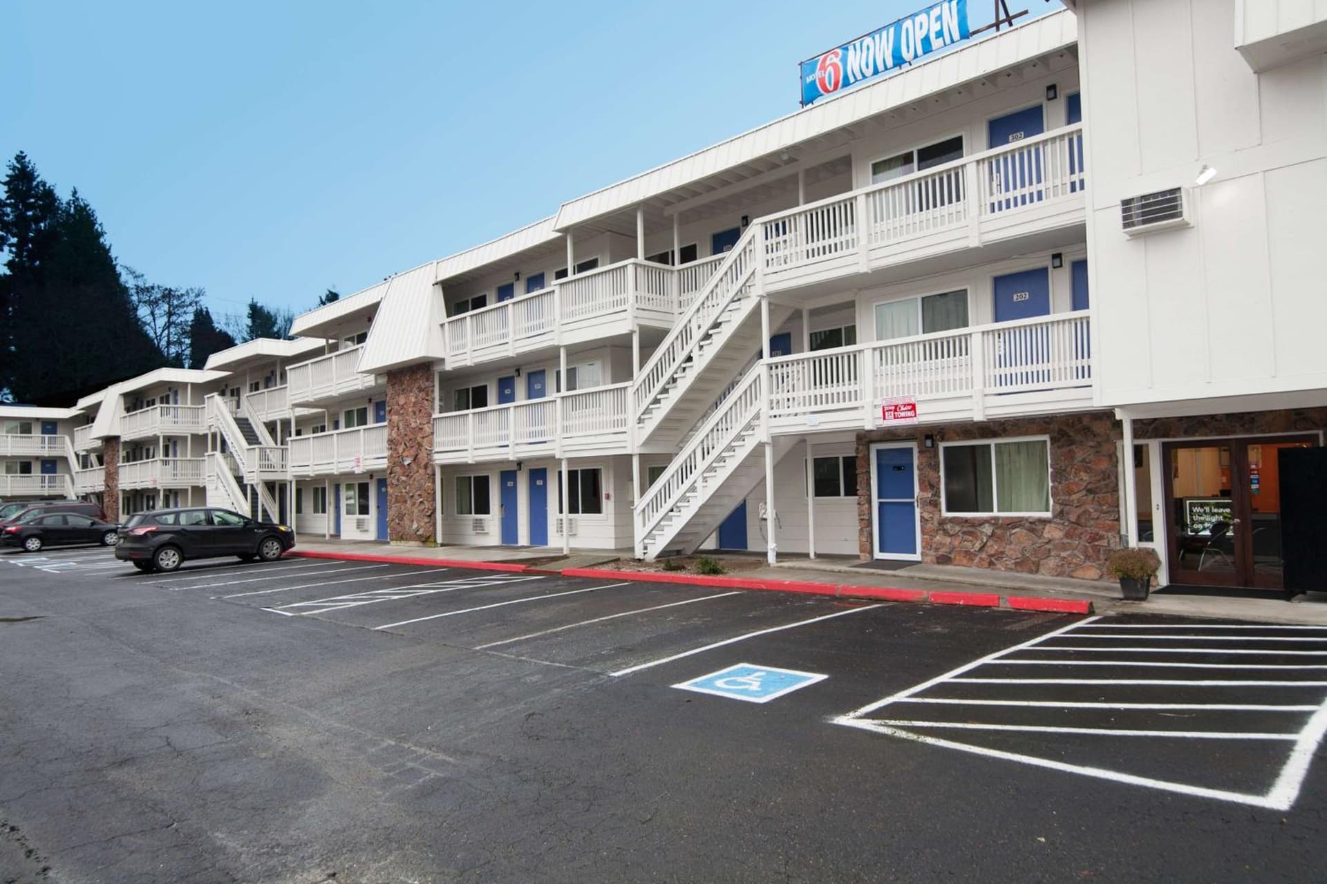Motel 6-Bremerton, WA interior in Bremerton, WA — gallery photo 2