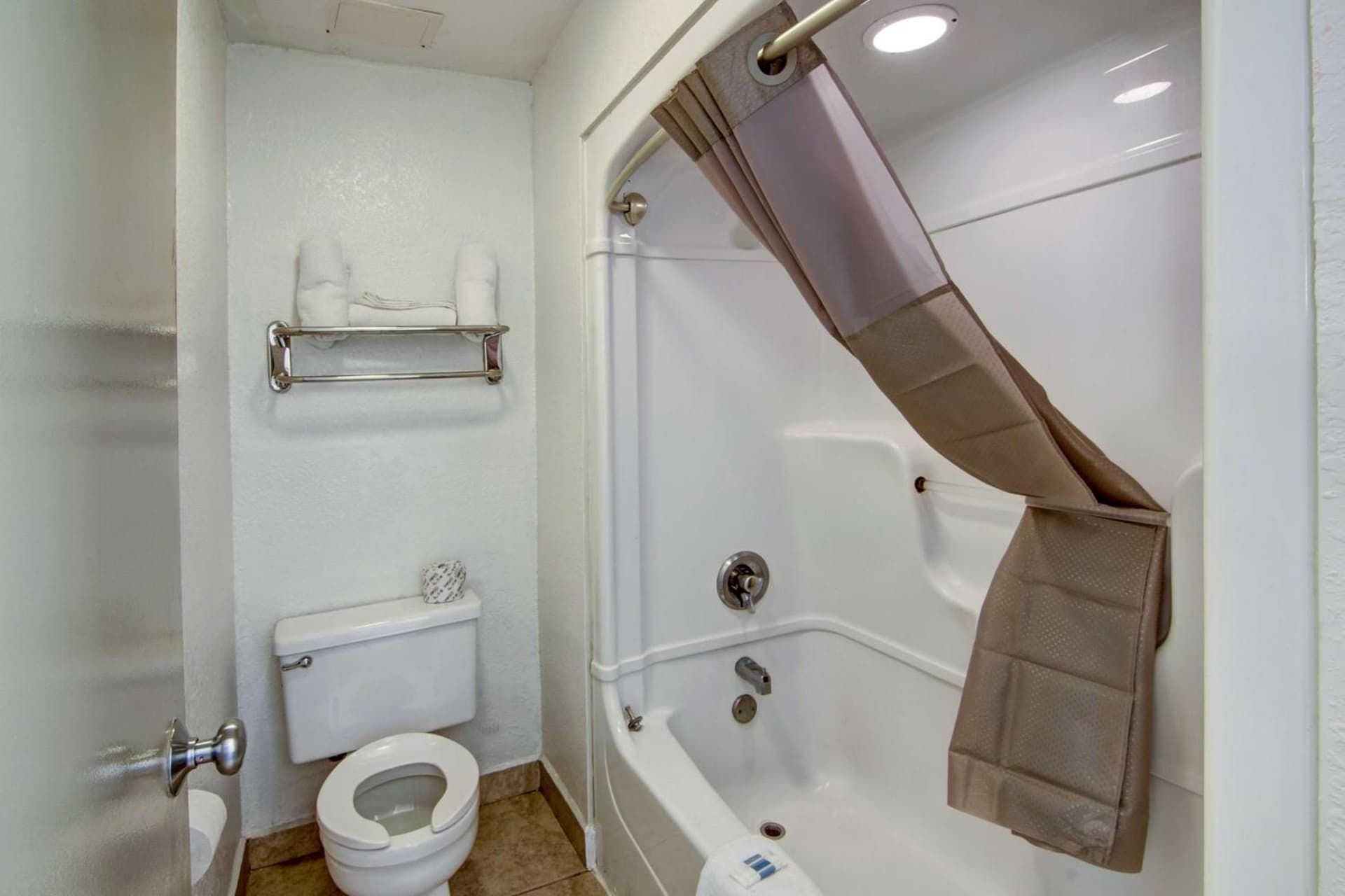 Studio 6-Grand Prairie, TX gallery photo in Grand Prairie, TX — image 4
