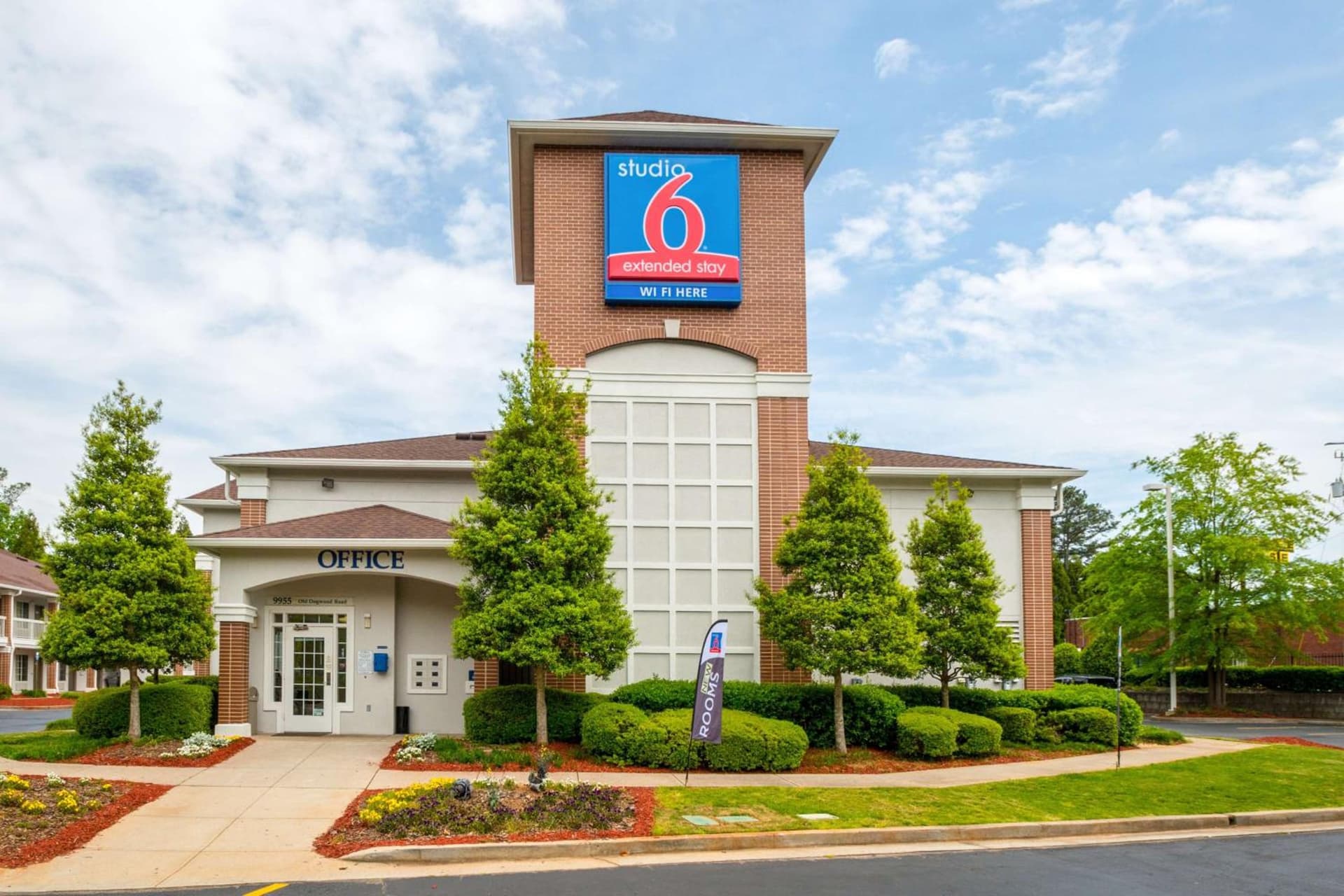 Studio 6 Extended Stay - Roswell, GA - Atlanta featured exterior or lobby in Roswell, GA — similar hotel