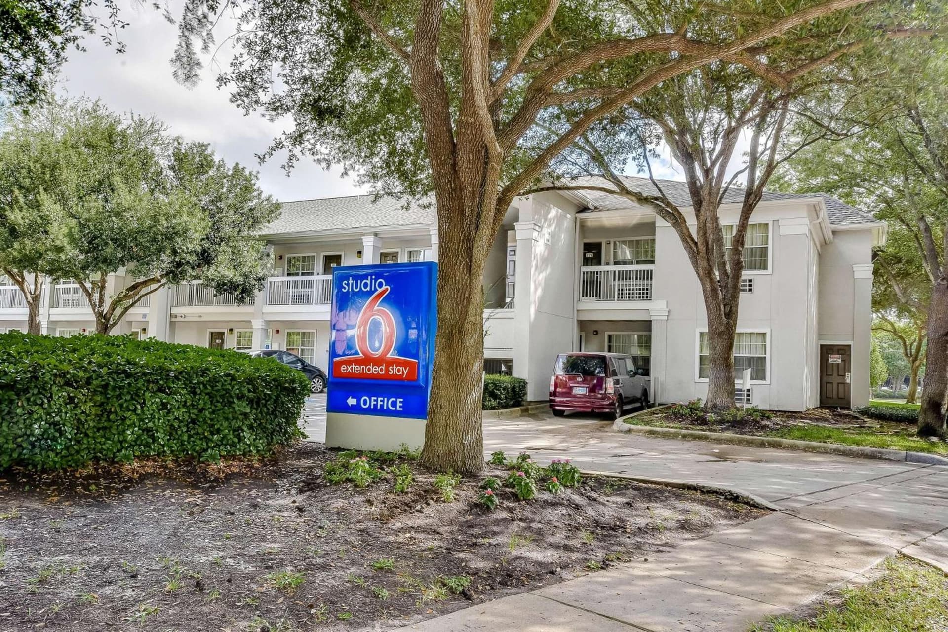 Studio 6-Houston, TX - Hobby South featured exterior or lobby in Houston, TX — similar hotel