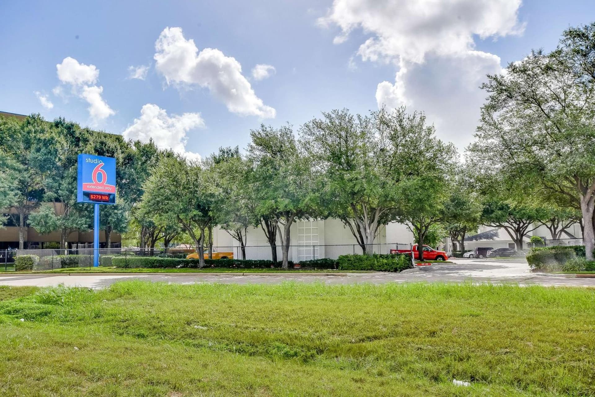 Studio 6-Houston, TX - Hobby South gallery photo in Houston, TX — image 21