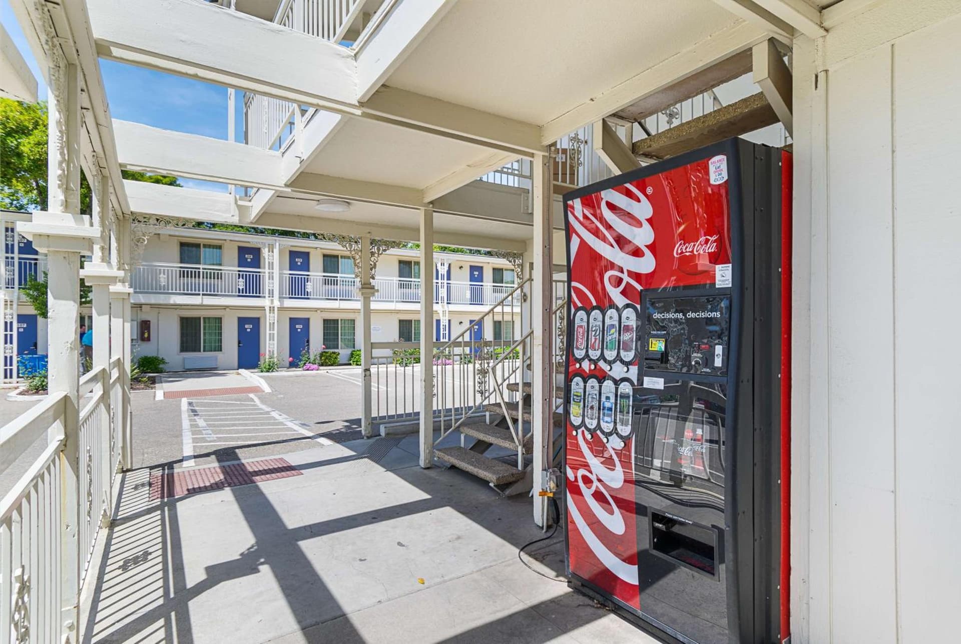 Motel 6-Santa Maria, CA - South interior in Santa Maria, CA — gallery photo 2