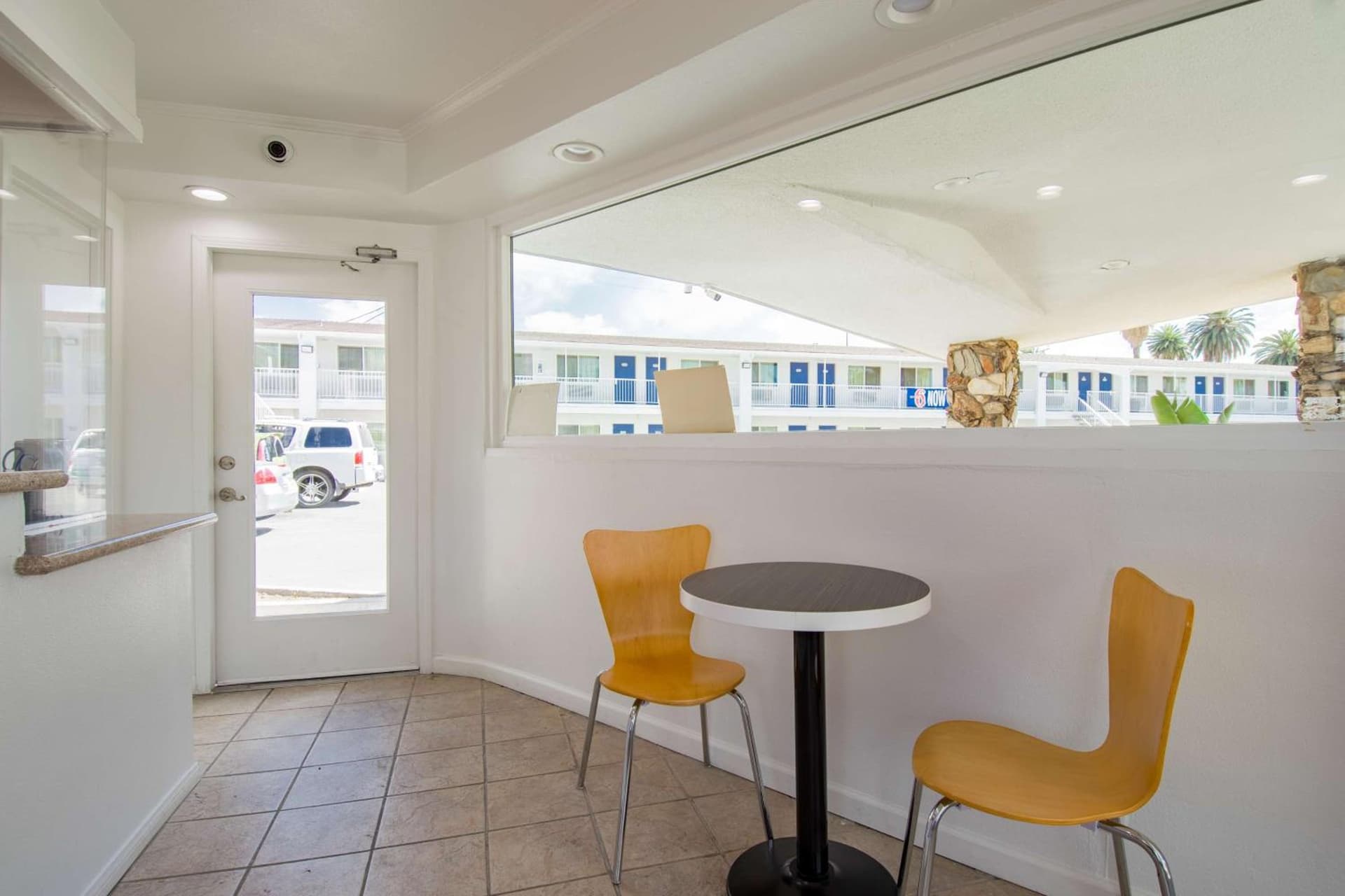 Motel 6-San Bernardino, CA - Downtown gallery photo in San Bernardino, CA — image 10