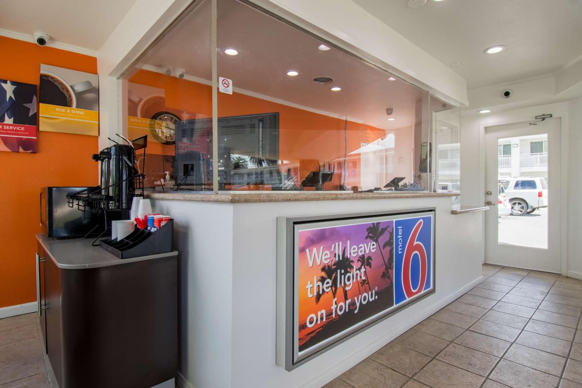 Motel 6-San Bernardino, CA - Downtown gallery photo in San Bernardino, CA — image 11