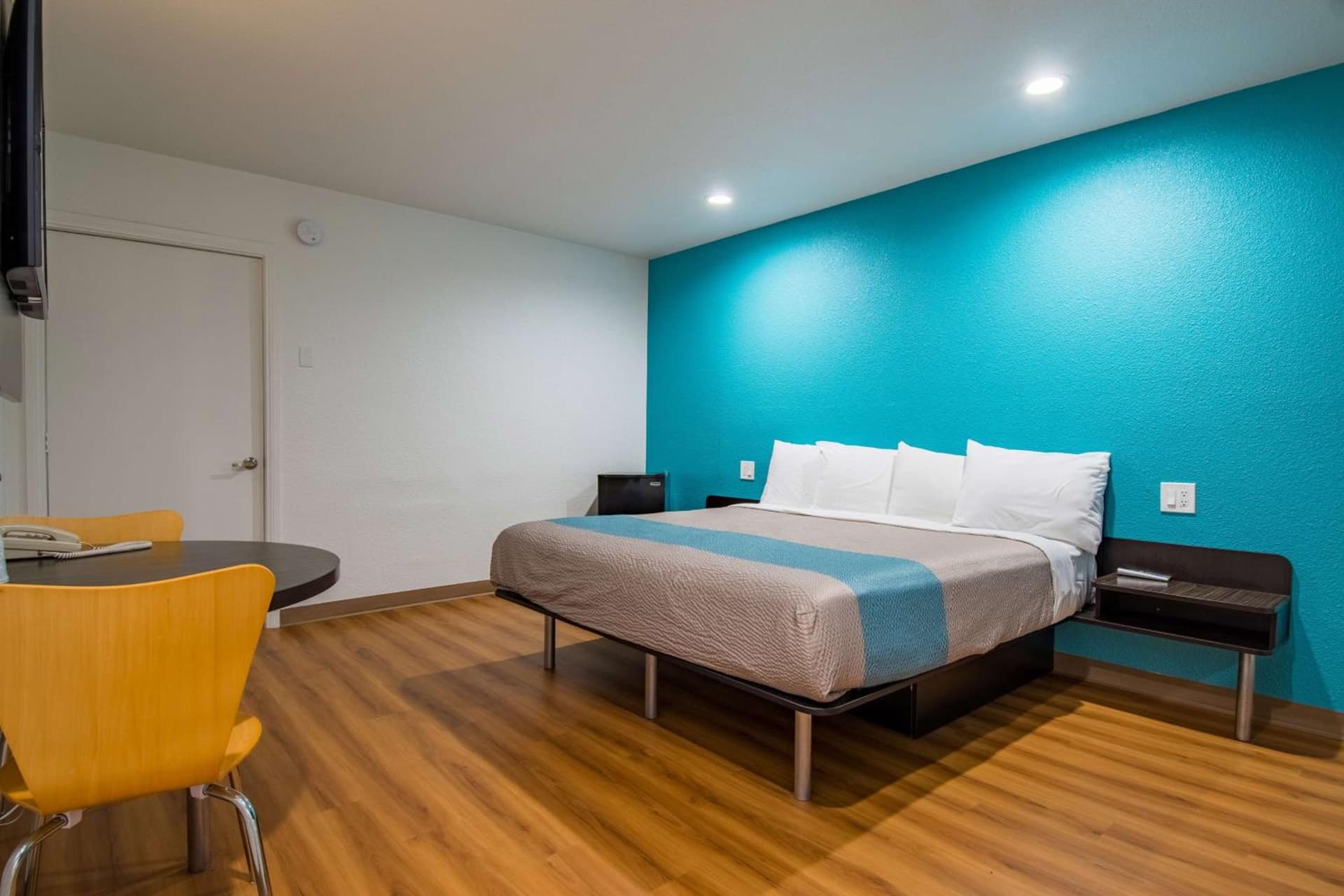 Motel 6-San Bernardino, CA - Downtown gallery photo in San Bernardino, CA — image 8