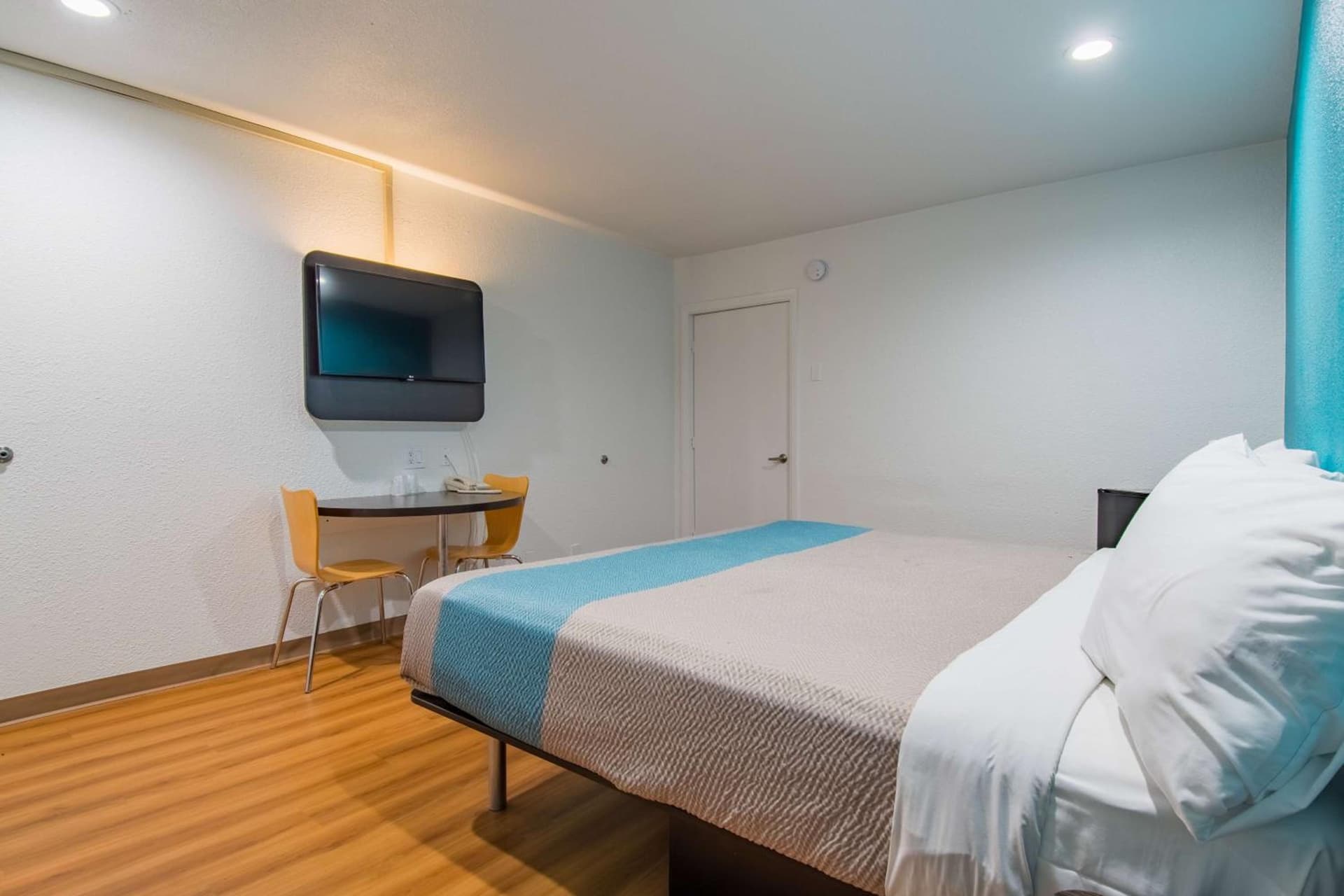 Motel 6-San Bernardino, CA - Downtown gallery photo in San Bernardino, CA — image 5