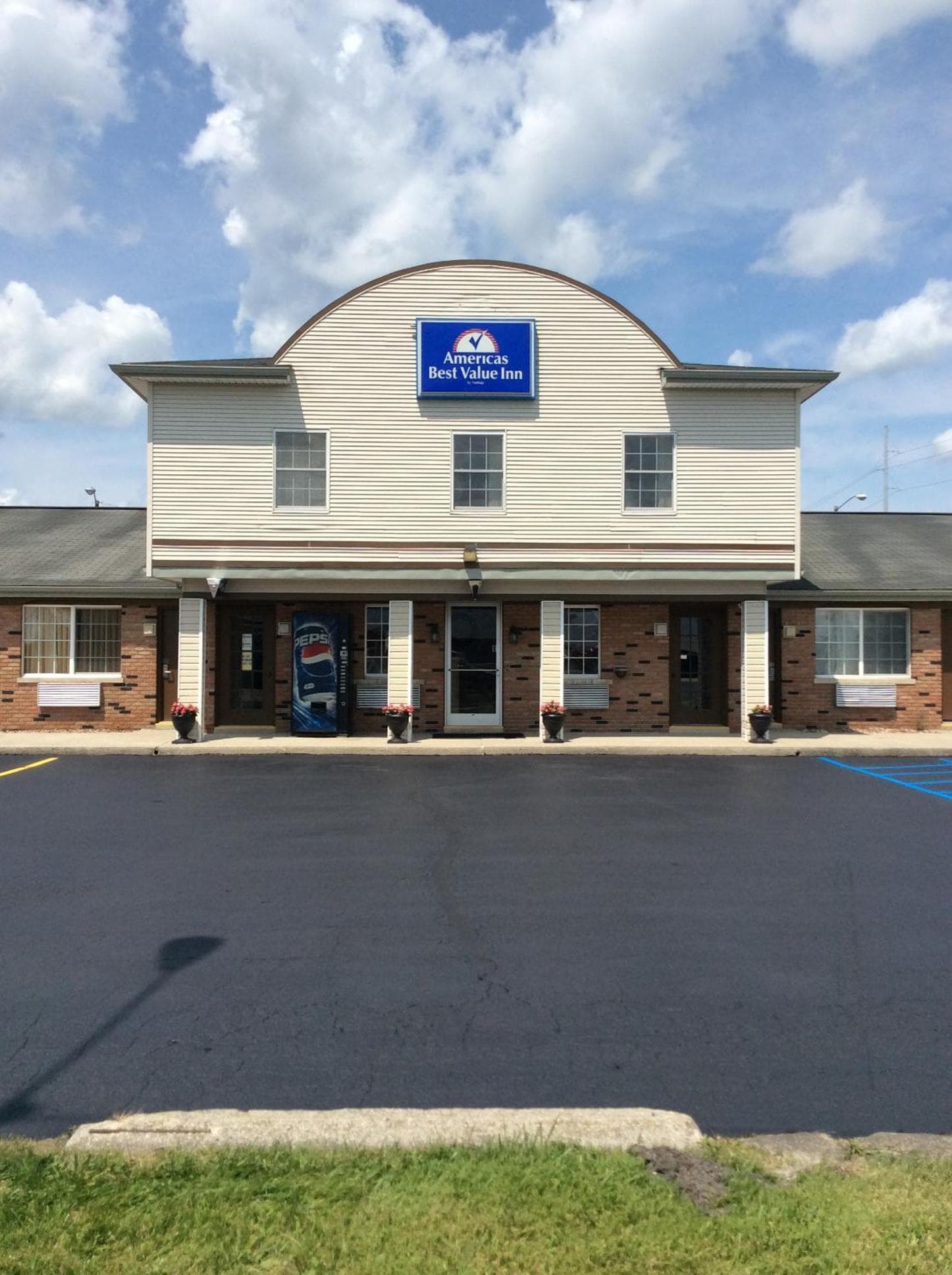 Americas Best Value Inn of Decatur featured exterior or lobby in Decatur, IN — similar hotel