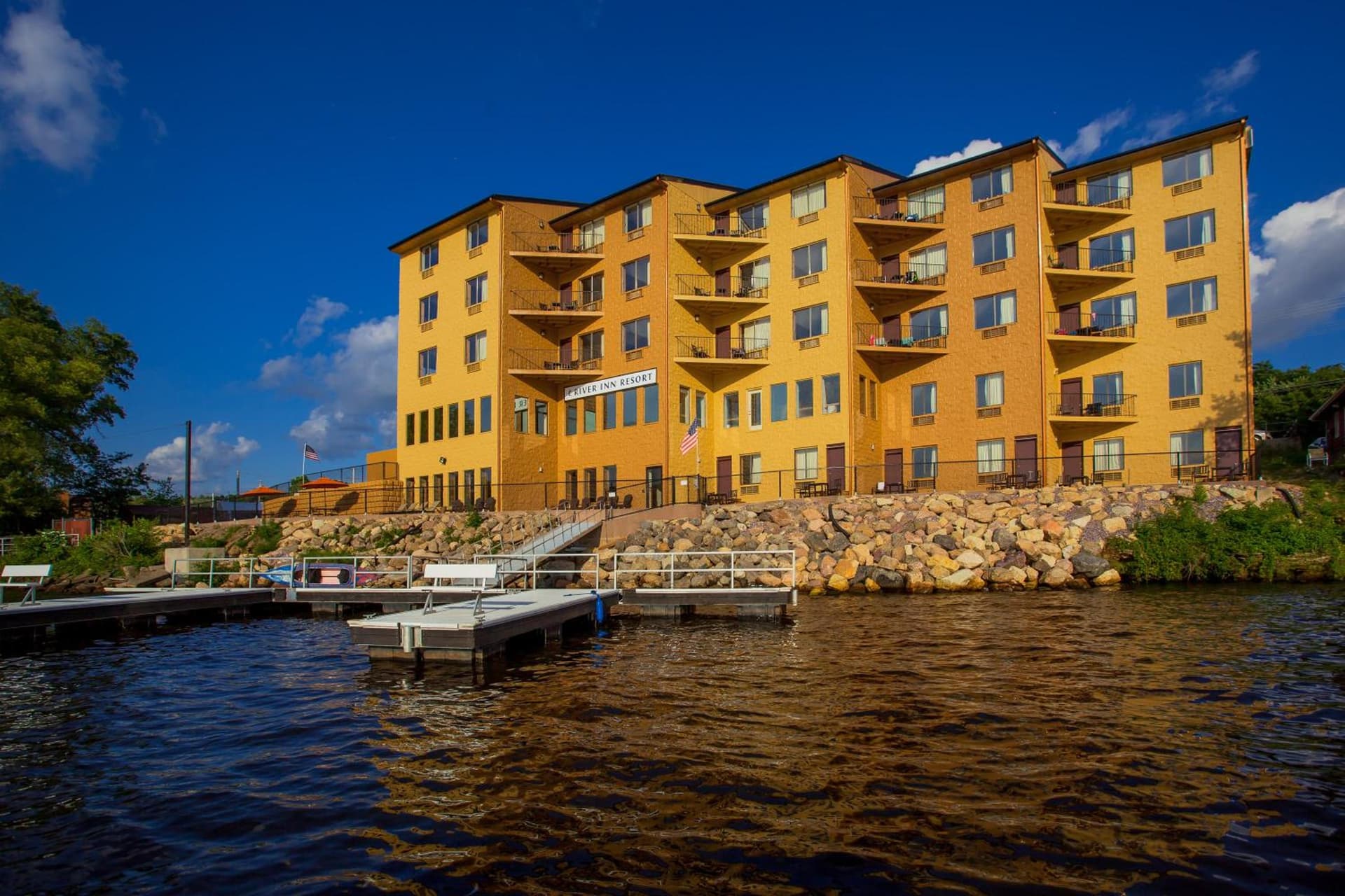 Natura VUE Resort & Boathouse featured exterior or lobby in Wisconsin Dells, WI — similar hotel