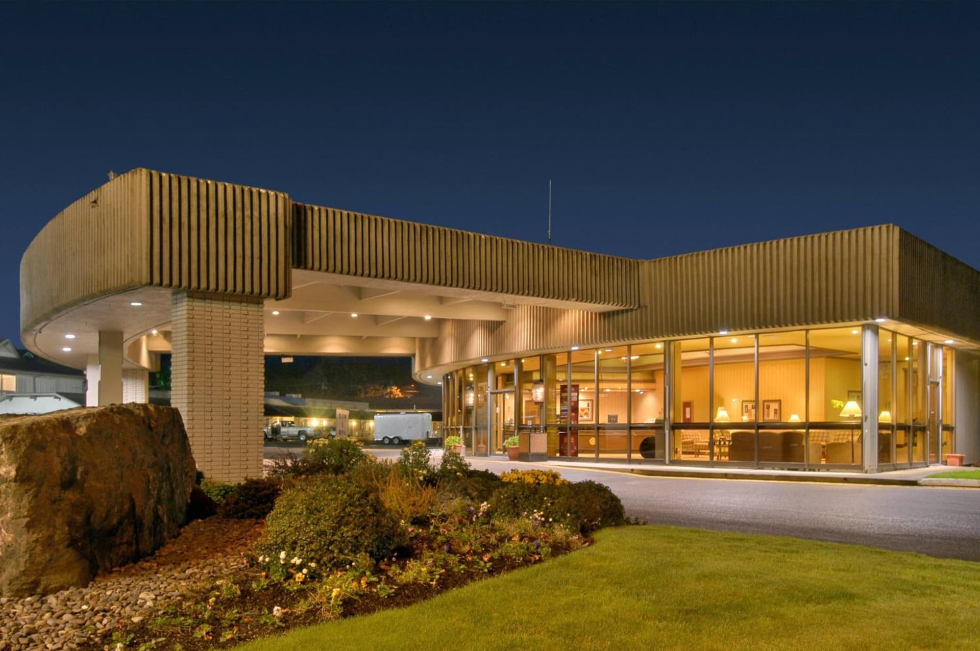 Red Lion Hotel Coos Bay property views in Coos Bay, OR — gallery photo 3