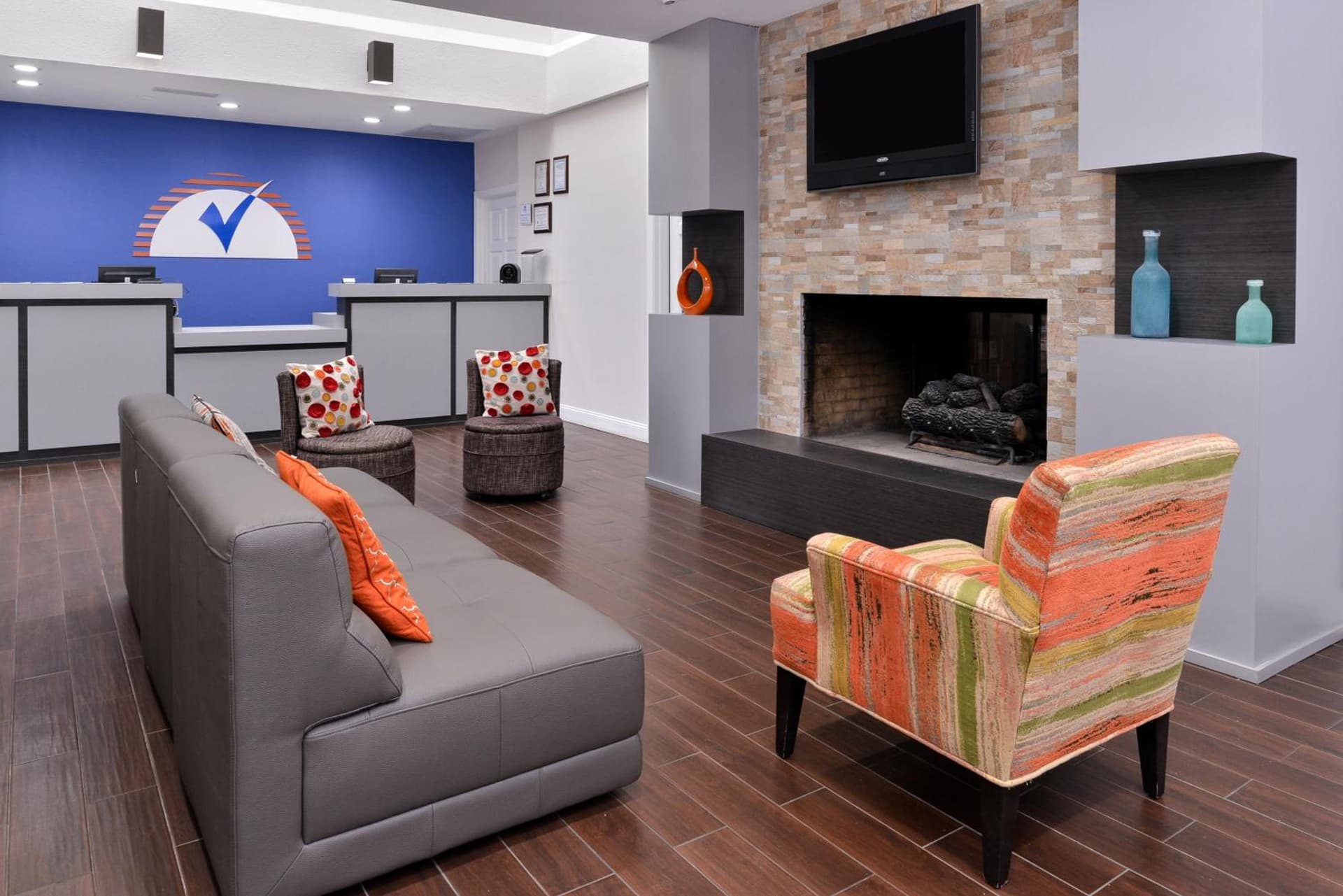Americas Best Value Inn & Suites Extended Stay - Tulsa interior in Tulsa, OK — gallery photo 2