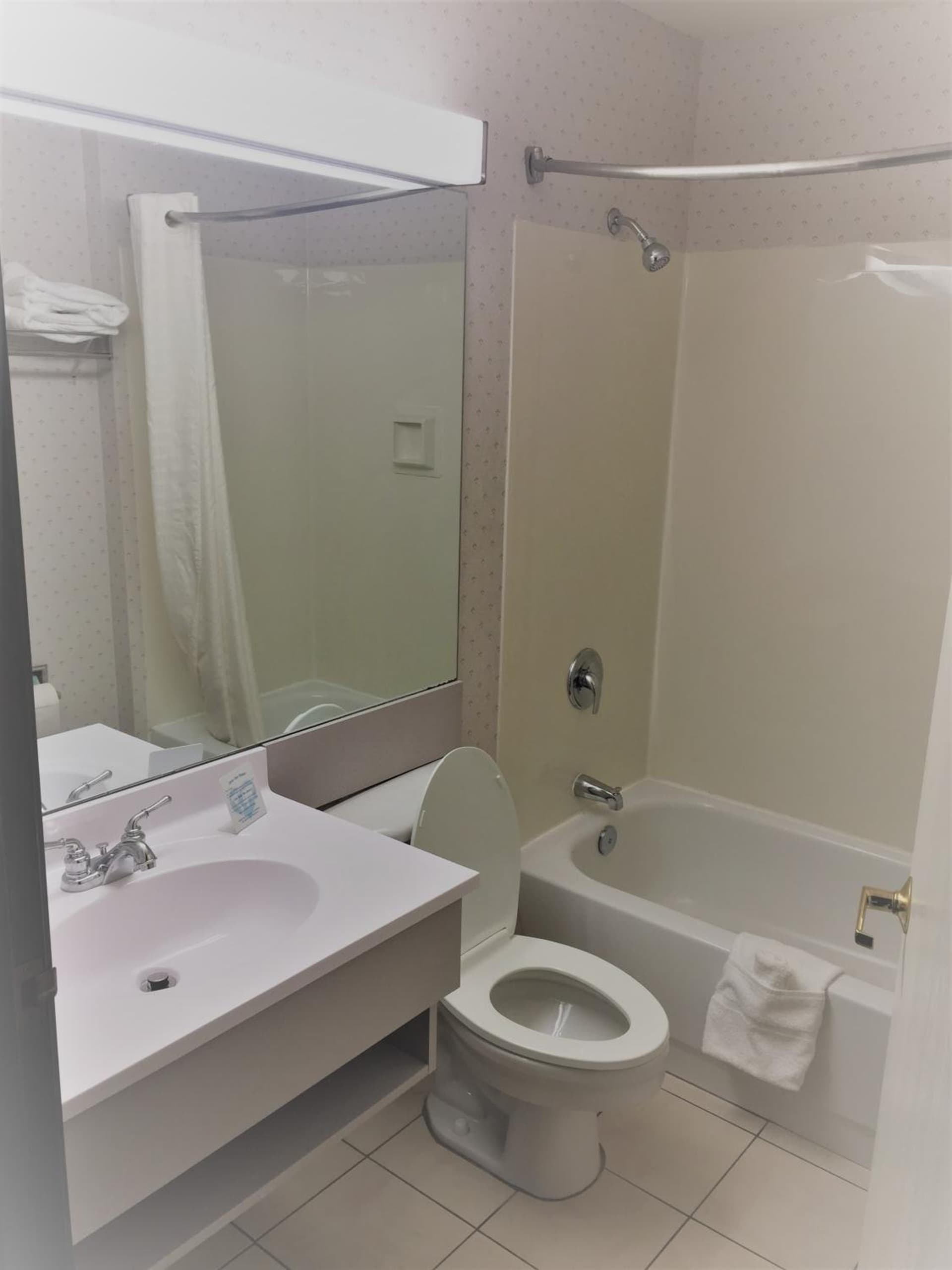 Microtel Inn & Suites by Wyndham property views in Sandston, VA — gallery photo 3
