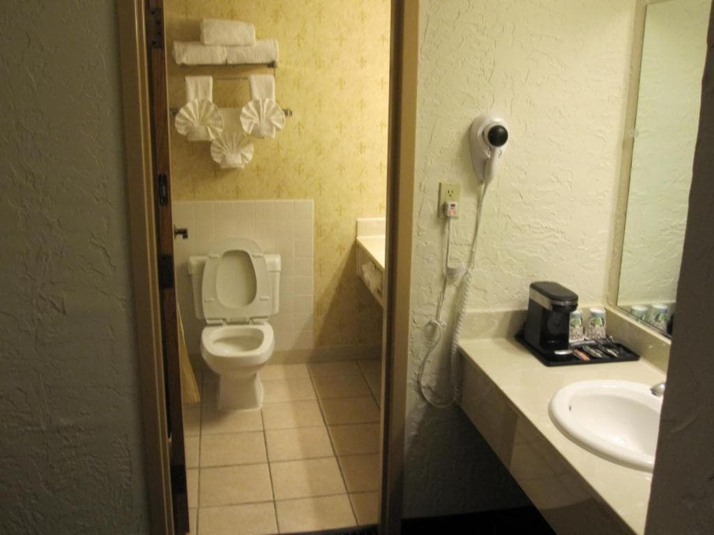 Chateau Hotel and Conference Center gallery photo in Bloomington, IL — image 45
