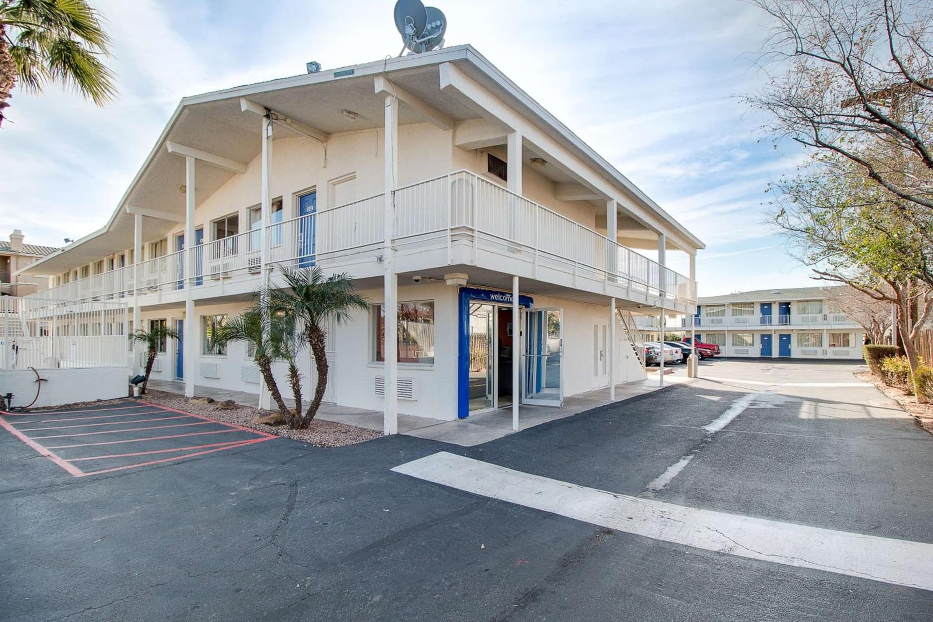 Motel 6-Phoenix, AZ - East featured exterior or lobby in Phoenix, AZ — similar hotel
