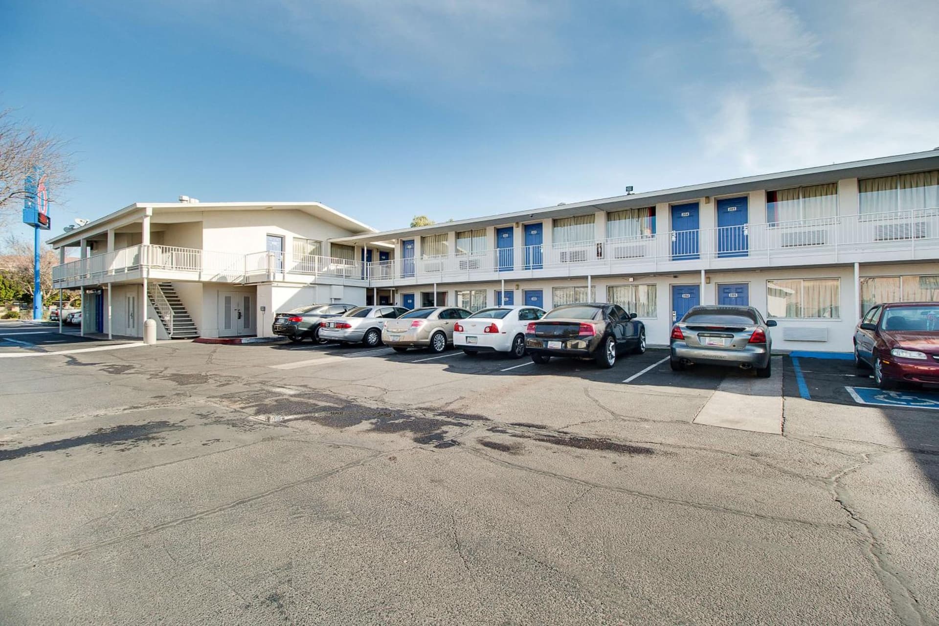 Motel 6-Phoenix, AZ - East interior in Phoenix, AZ — gallery photo 2