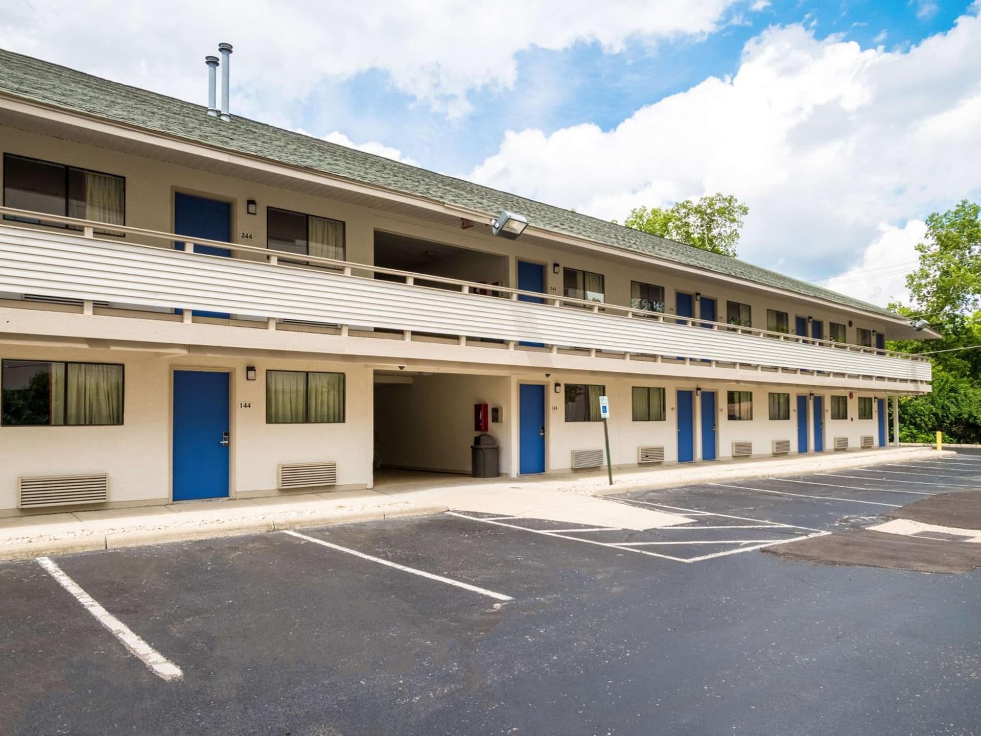 Motel 6-Columbus, OH - OSU property views in Columbus, OH — gallery photo 3