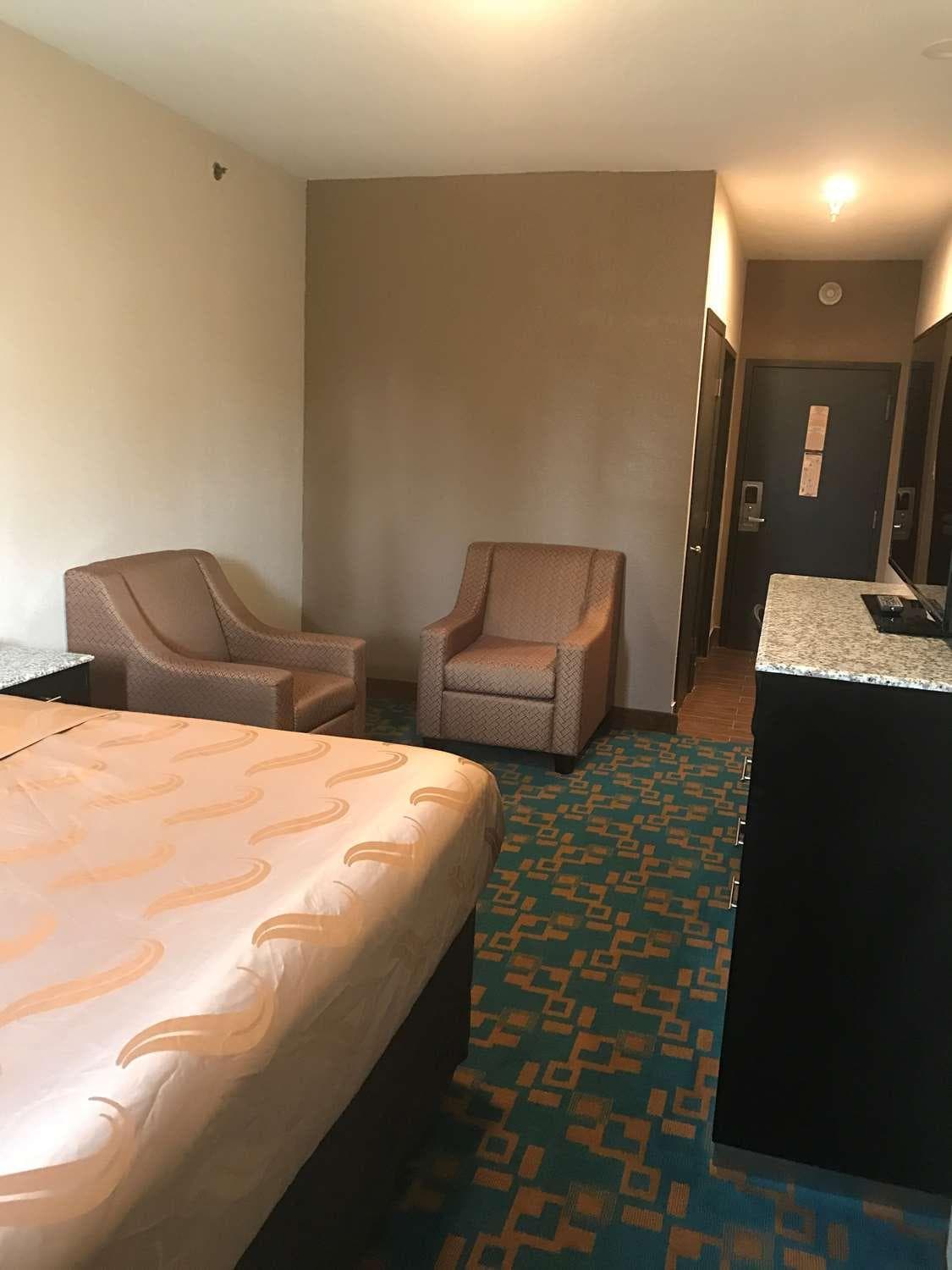 SureStay Hotel by Best Western Brownsville gallery photo in Brownsville, TX — image 11