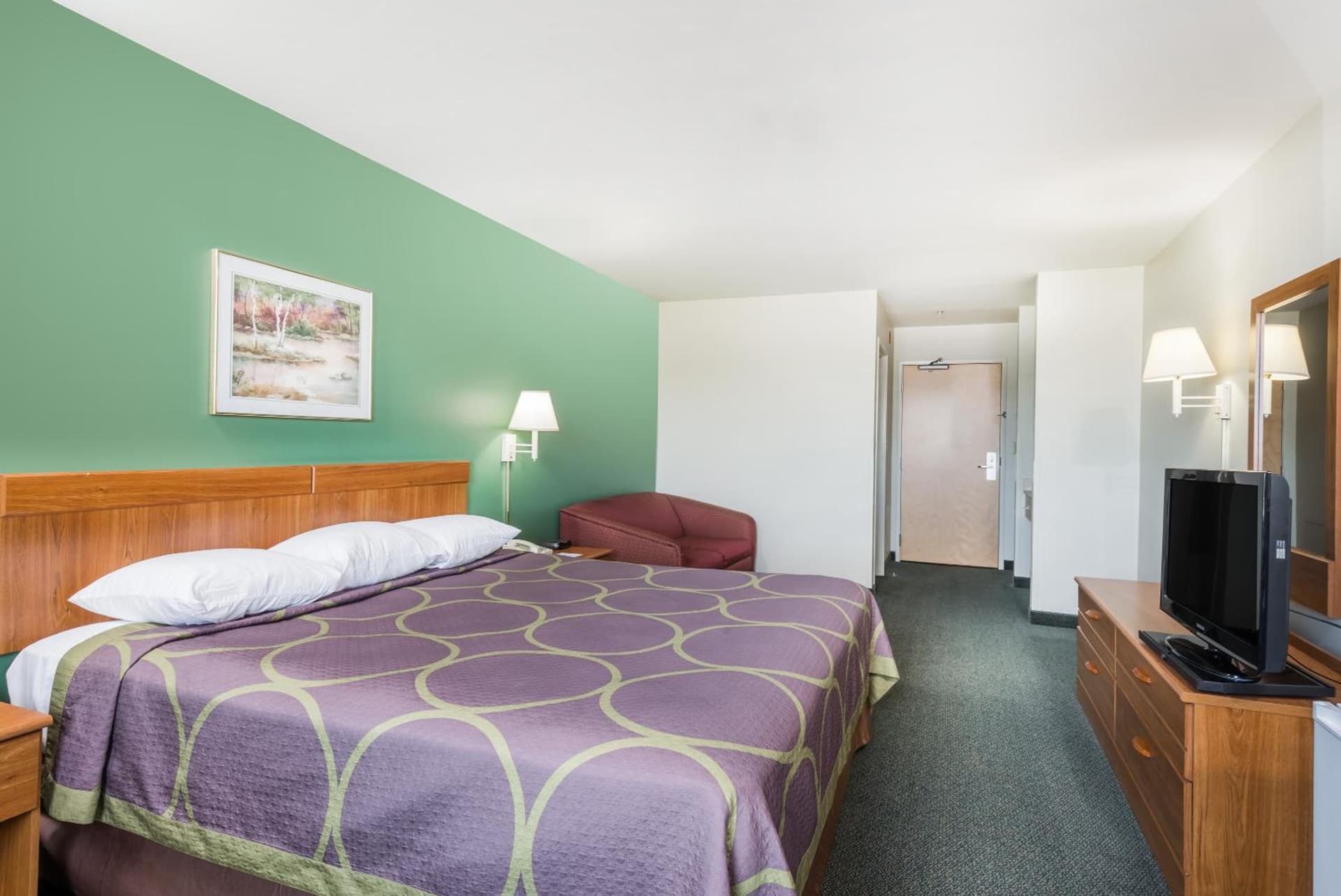 Super 8 by Wyndham Hagerstown/Halfway Area property views in Hagerstown, MD — gallery photo 3