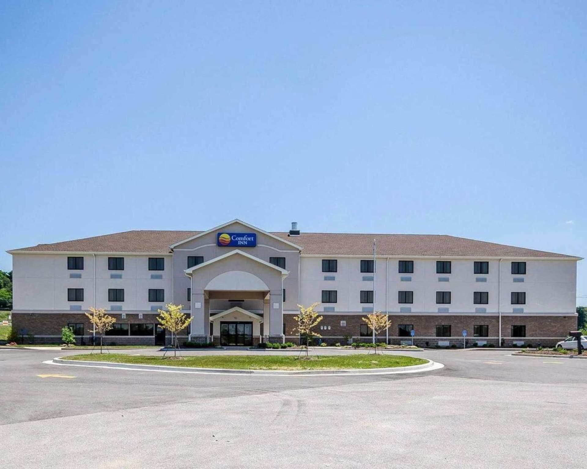 Comfort Inn Ferdinand featured exterior or lobby in Ferdinand, IN — similar hotel