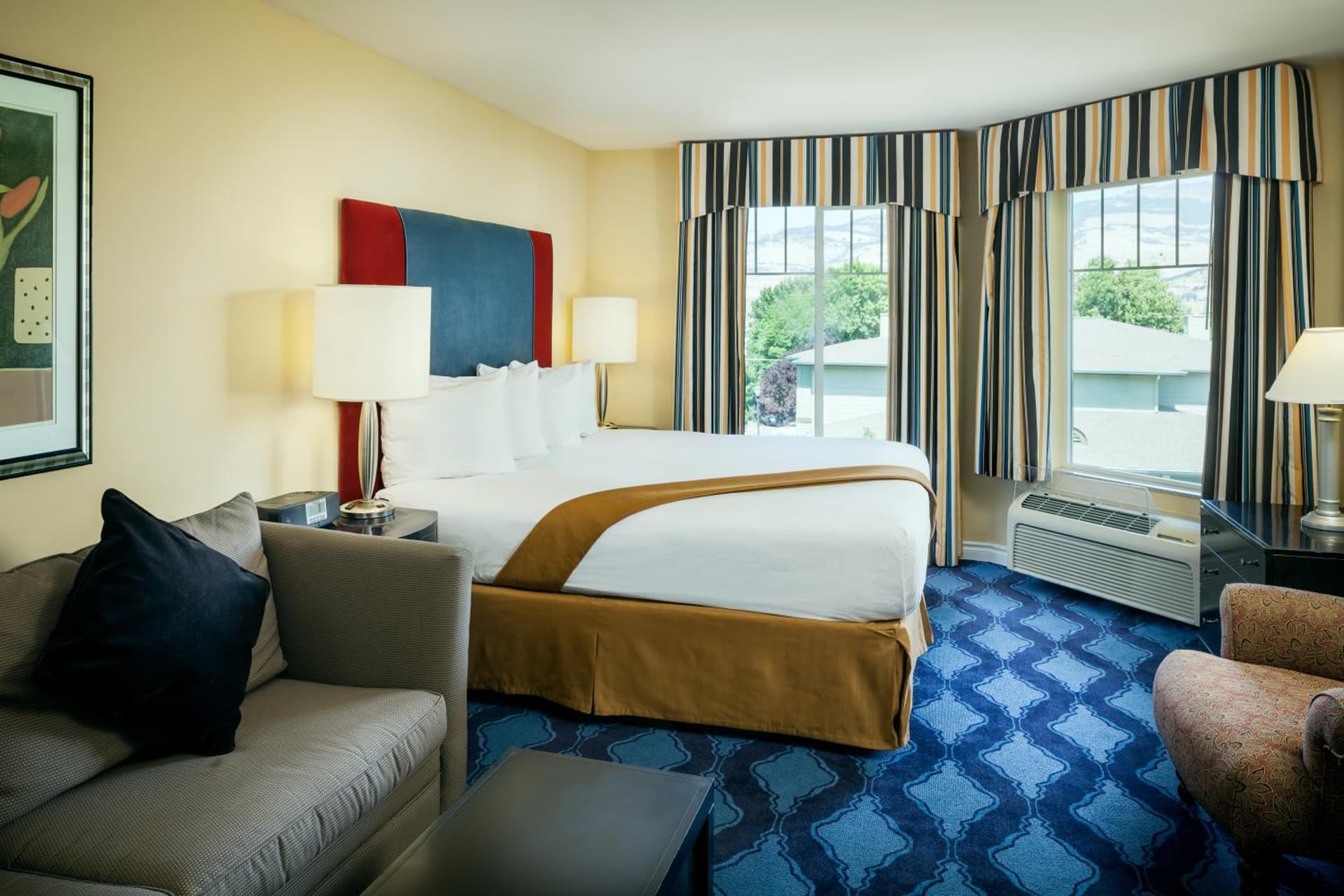 Plaza Inn & Suites at Ashland Creek gallery photo in Ashland, OR — image 8