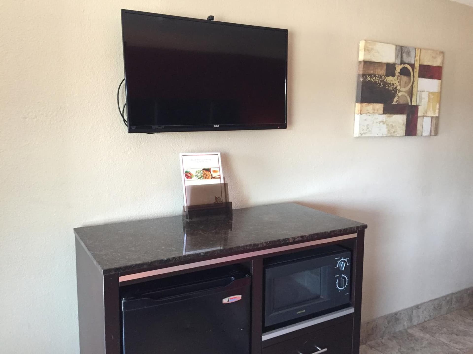 Harbor Inn & Suites Oceanside gallery photo in Oceanside, CA — image 17