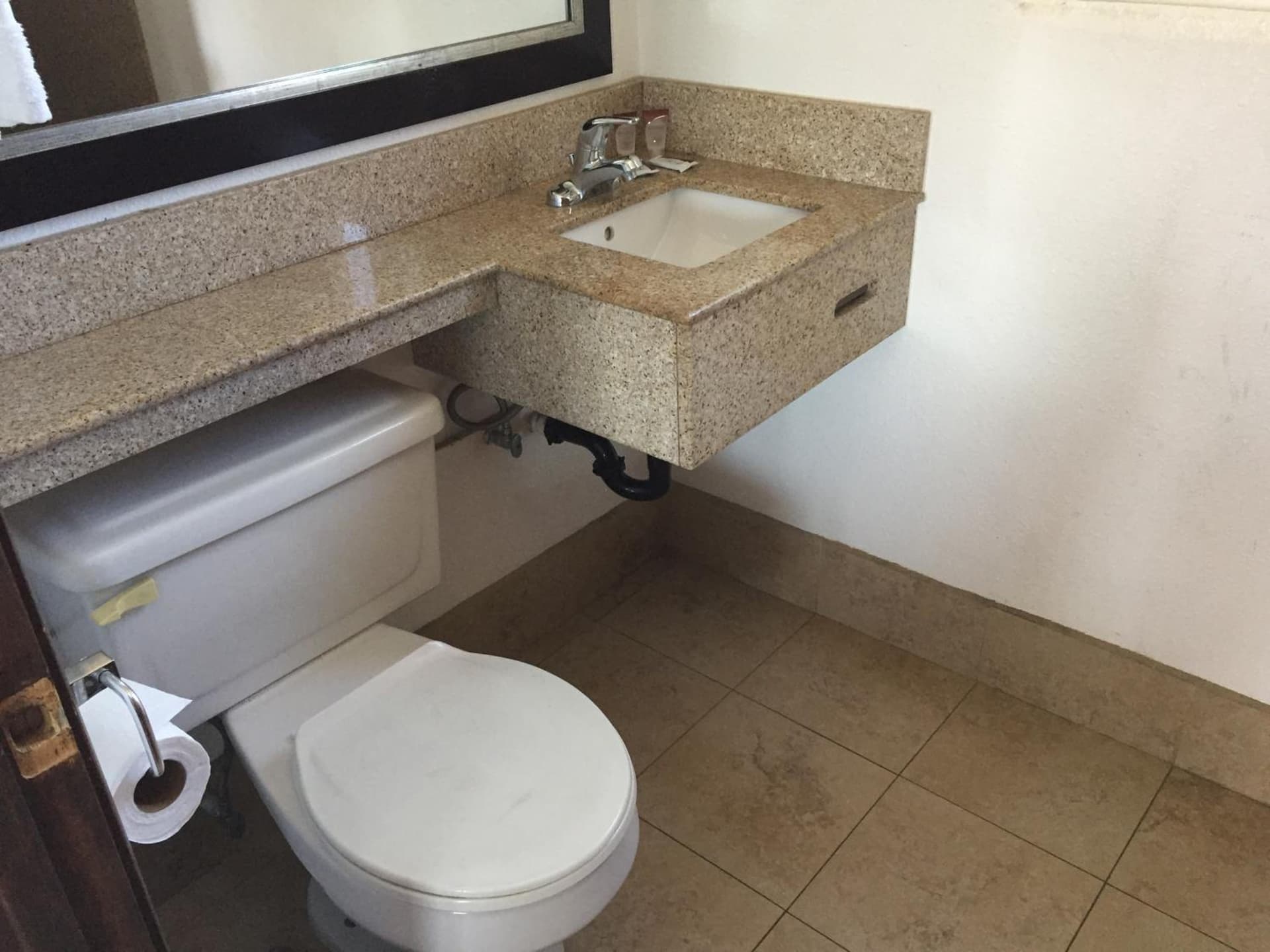 Harbor Inn & Suites Oceanside gallery photo in Oceanside, CA — image 7