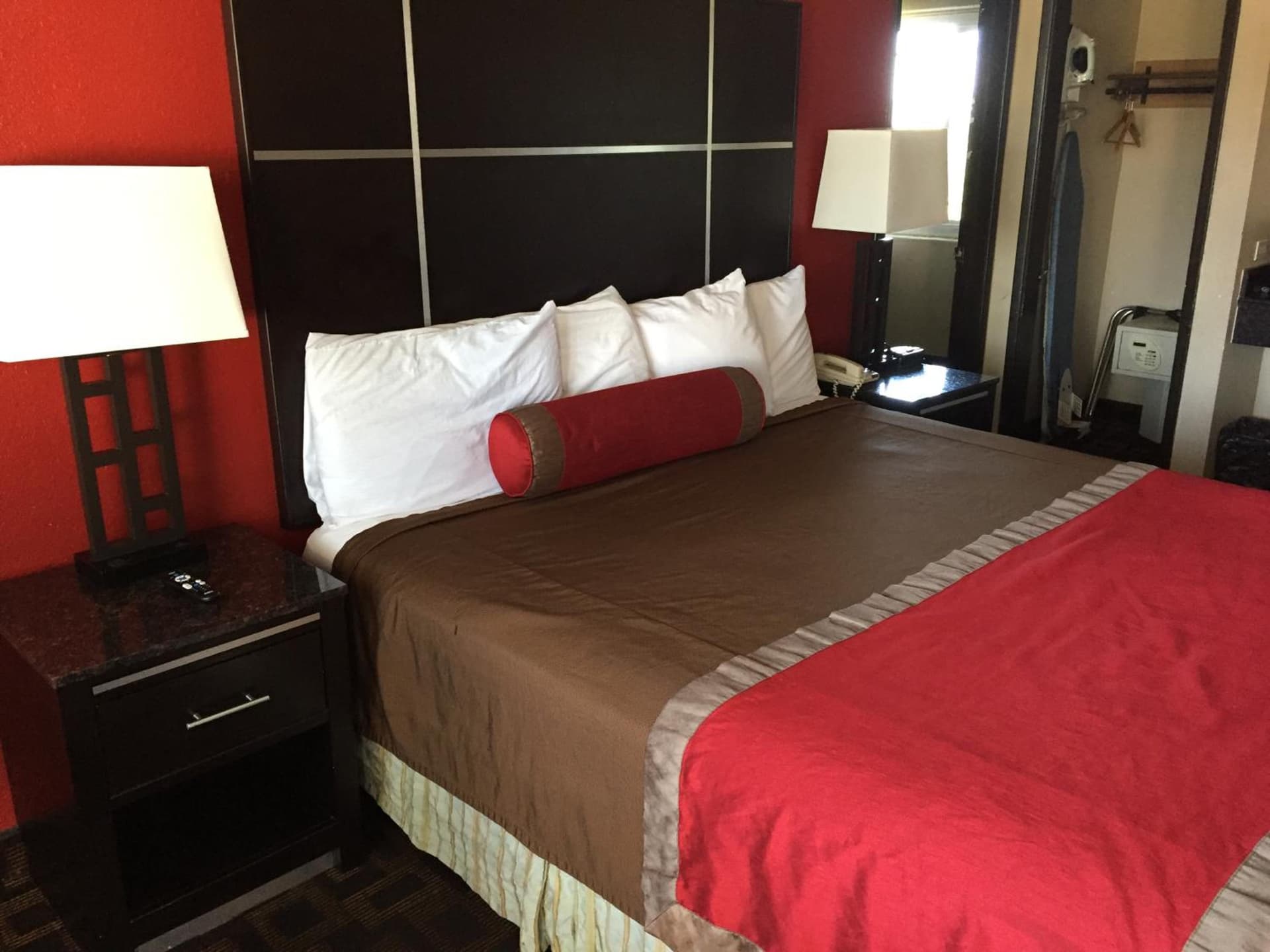Harbor Inn & Suites Oceanside gallery photo in Oceanside, CA — image 6