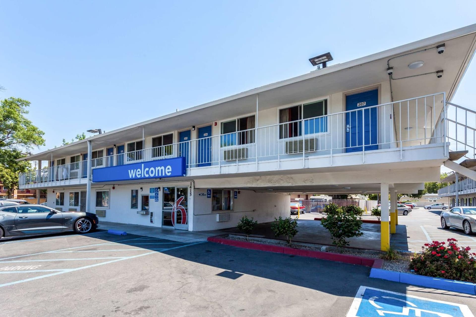 Motel 6 Sacramento, Ca - Downtown featured exterior or lobby in Sacramento, CA — similar hotel
