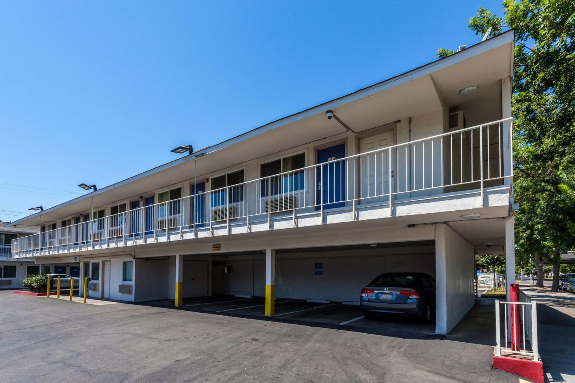 Motel 6 Sacramento, Ca - Downtown property views in Sacramento, CA — gallery photo 3