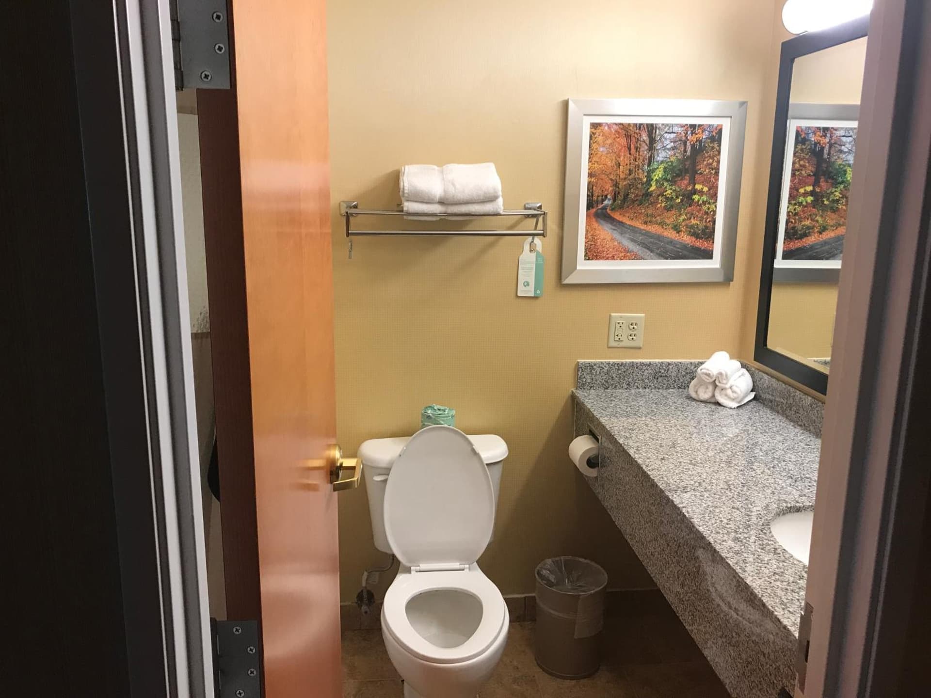 Best Western Plus New England Inn & Suites gallery photo in Berlin, CT — image 60