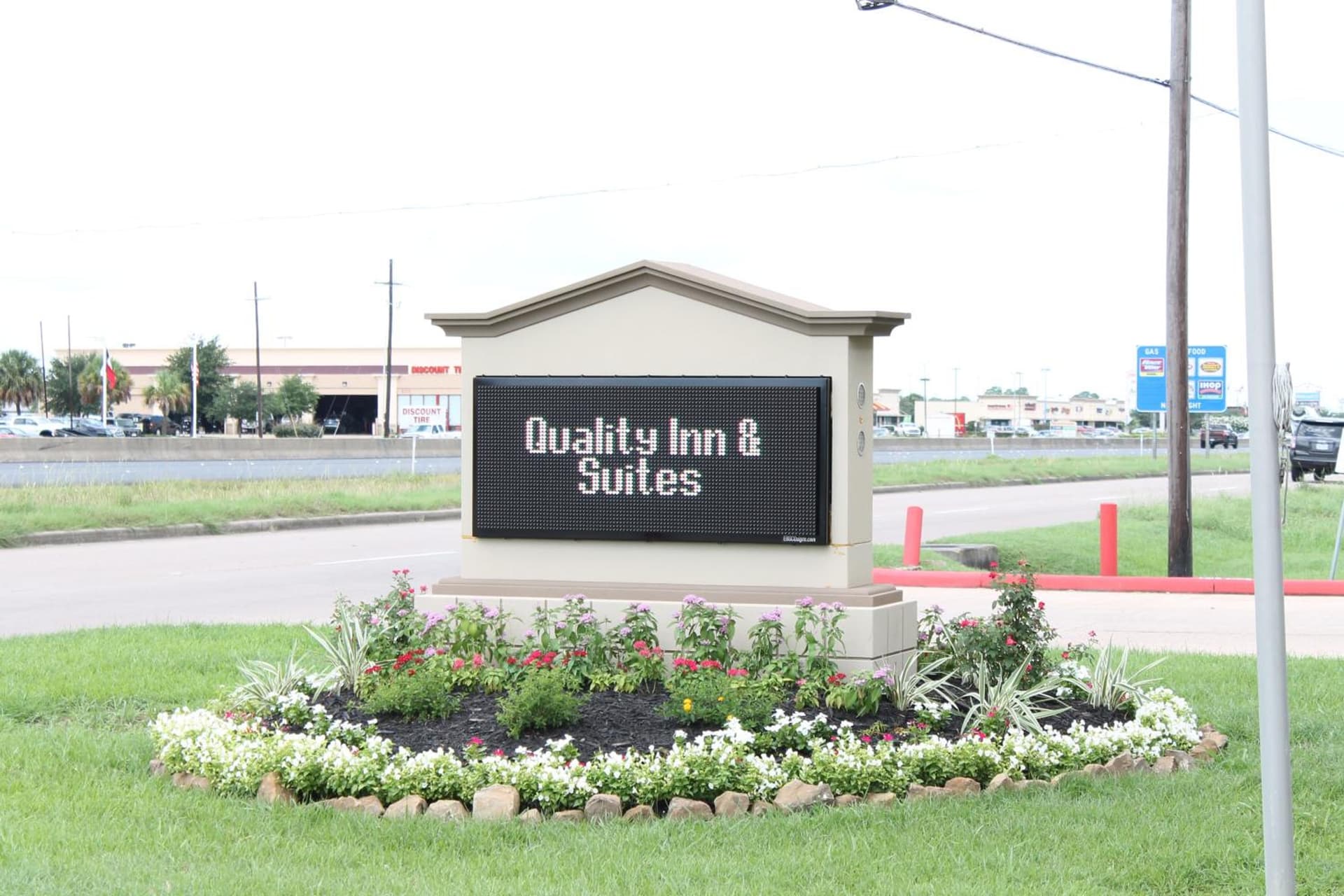 Quality Inn & Suites Port Arthur - Nederland gallery photo in Port Arthur, TX — image 16