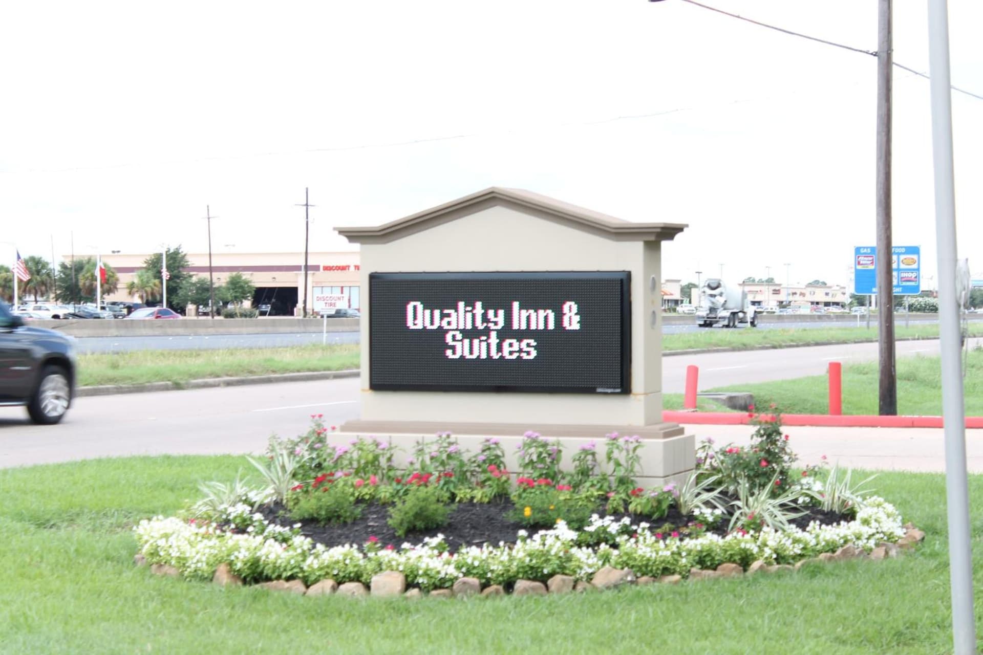 Quality Inn & Suites Port Arthur - Nederland property views in Port Arthur, TX — gallery photo 3
