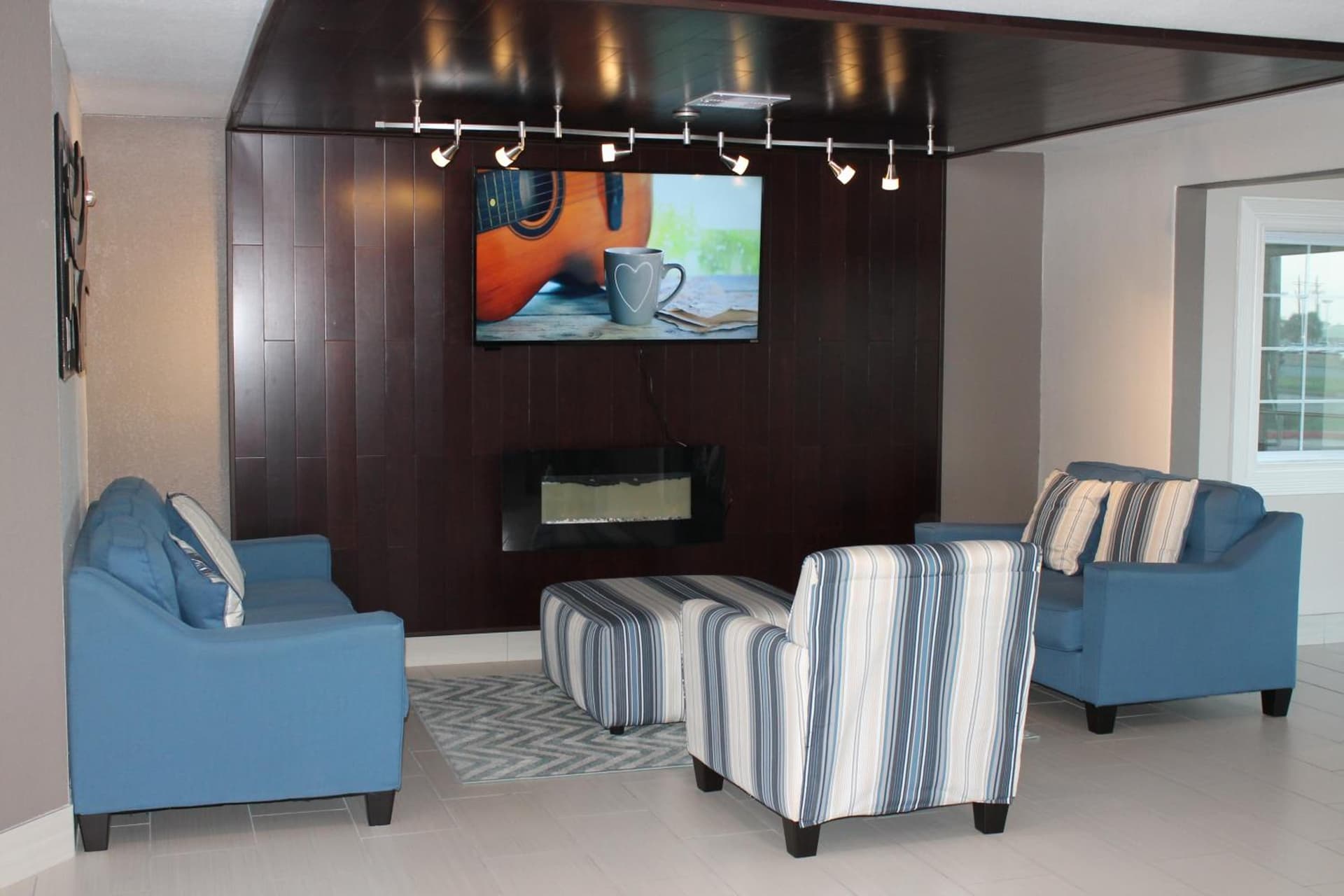 Quality Inn & Suites Port Arthur - Nederland interior in Port Arthur, TX — gallery photo 2