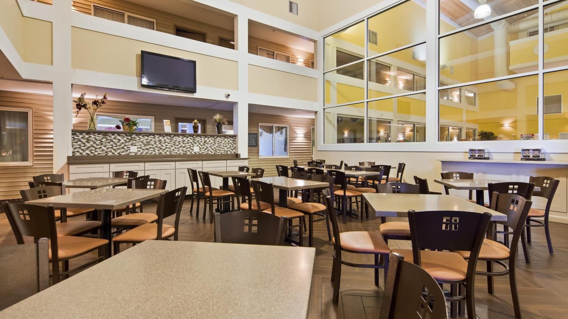 Best Western Lakewinds gallery photo in Ludington, MI — image 6