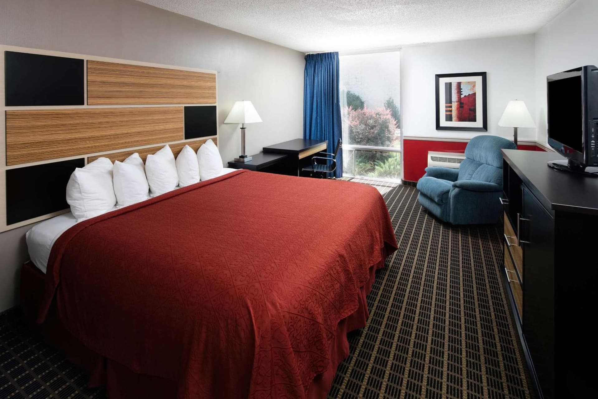 Red Lion Hotel Ellensburg property views in Ellensburg, WA — gallery photo 3