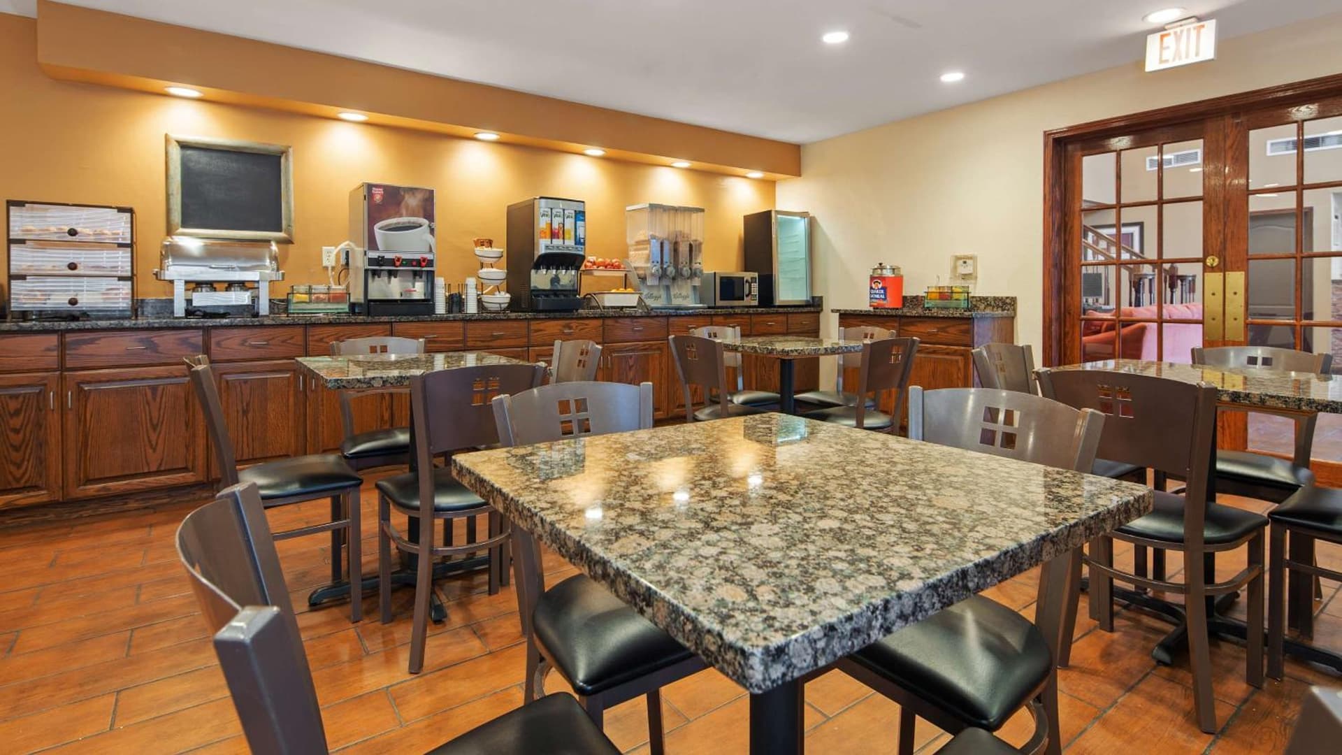 Best Western Fort Wayne Inn & Suites North gallery photo in Fort Wayne, IN — image 9