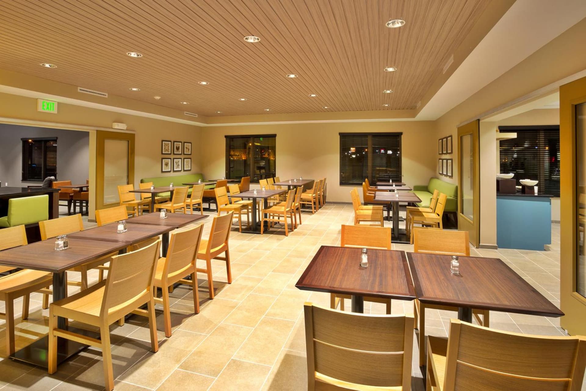 Country Inn & Suites by Radisson, Charlottesville-UVA, VA gallery photo in Charlottesville, VA — image 38