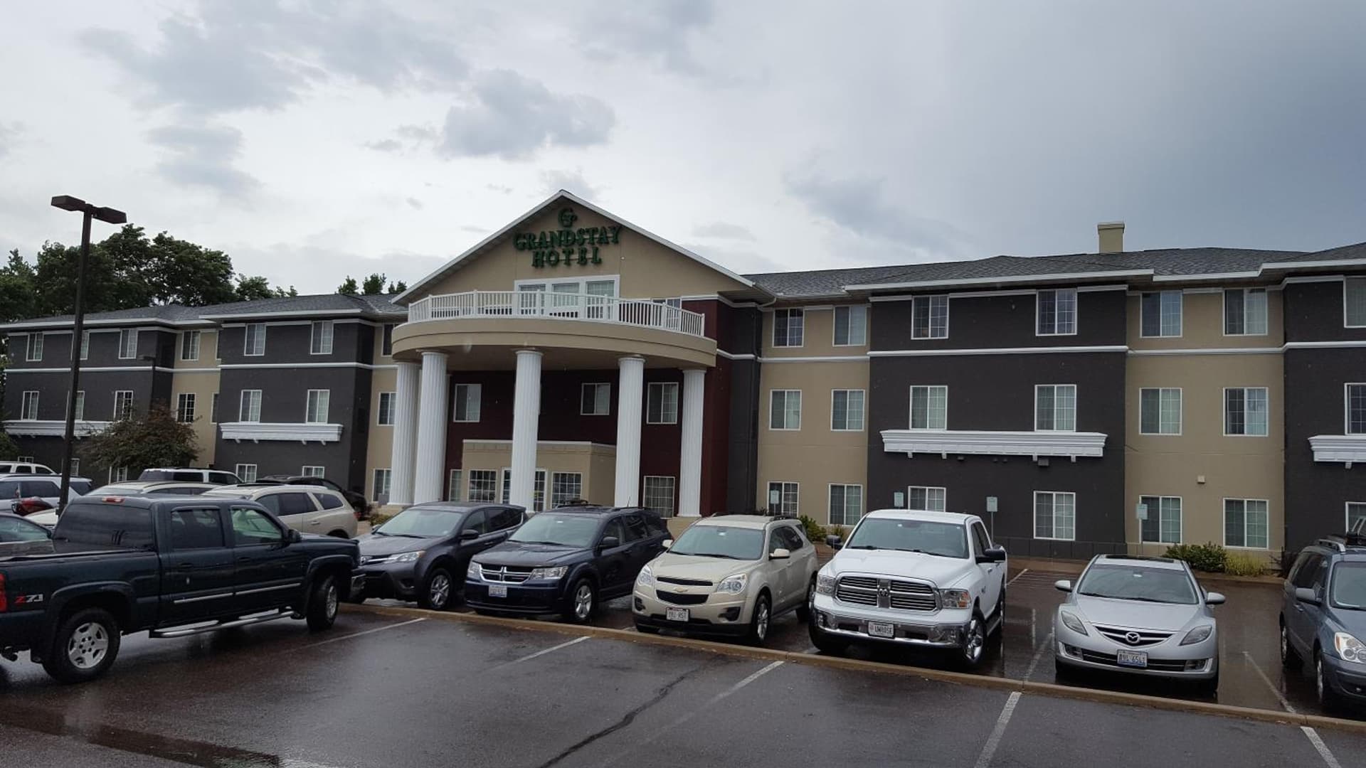 GrandStay Residential Suites Hotel - Eau Claire gallery photo in Eau Claire, WI — image 25