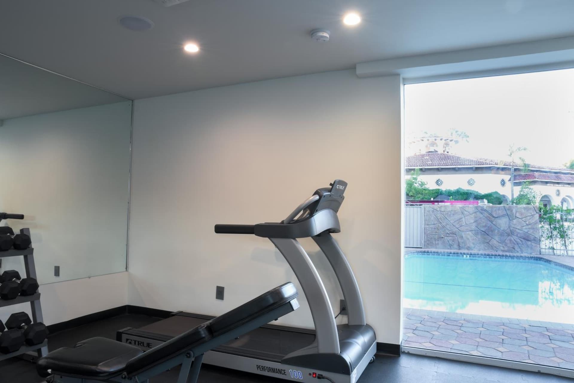 Hotel Xilo Glendale gallery photo in Glendale, CA — image 40
