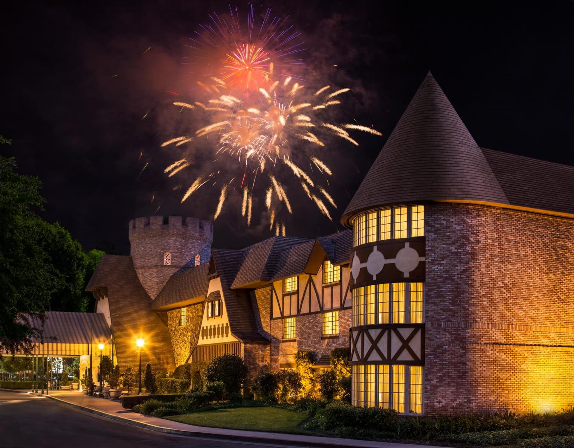 Anaheim Majestic Garden Hotel gallery photo in Anaheim, CA — image 39