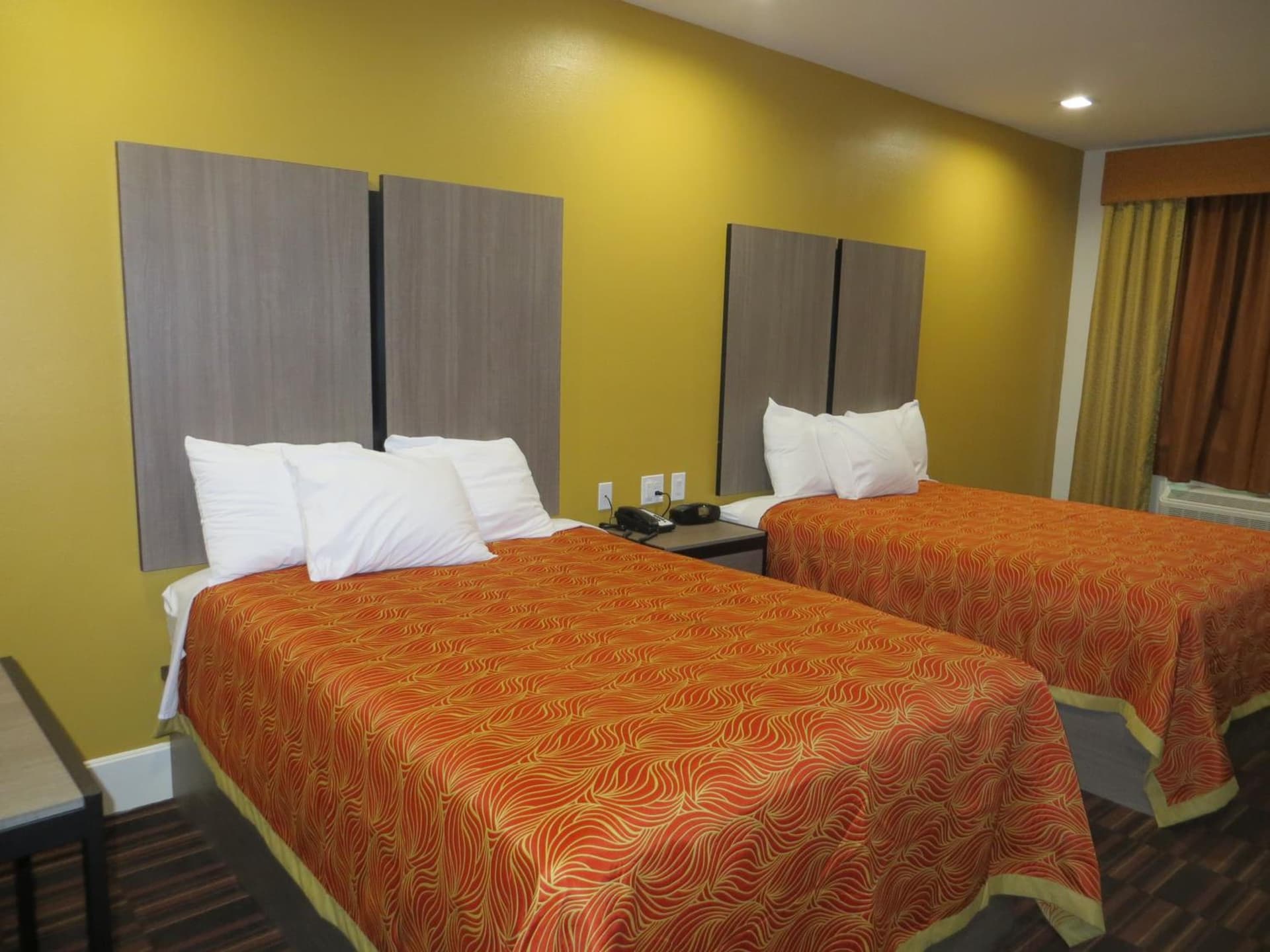 Scottish Inn and Suites interior in Katy, TX — gallery photo 2