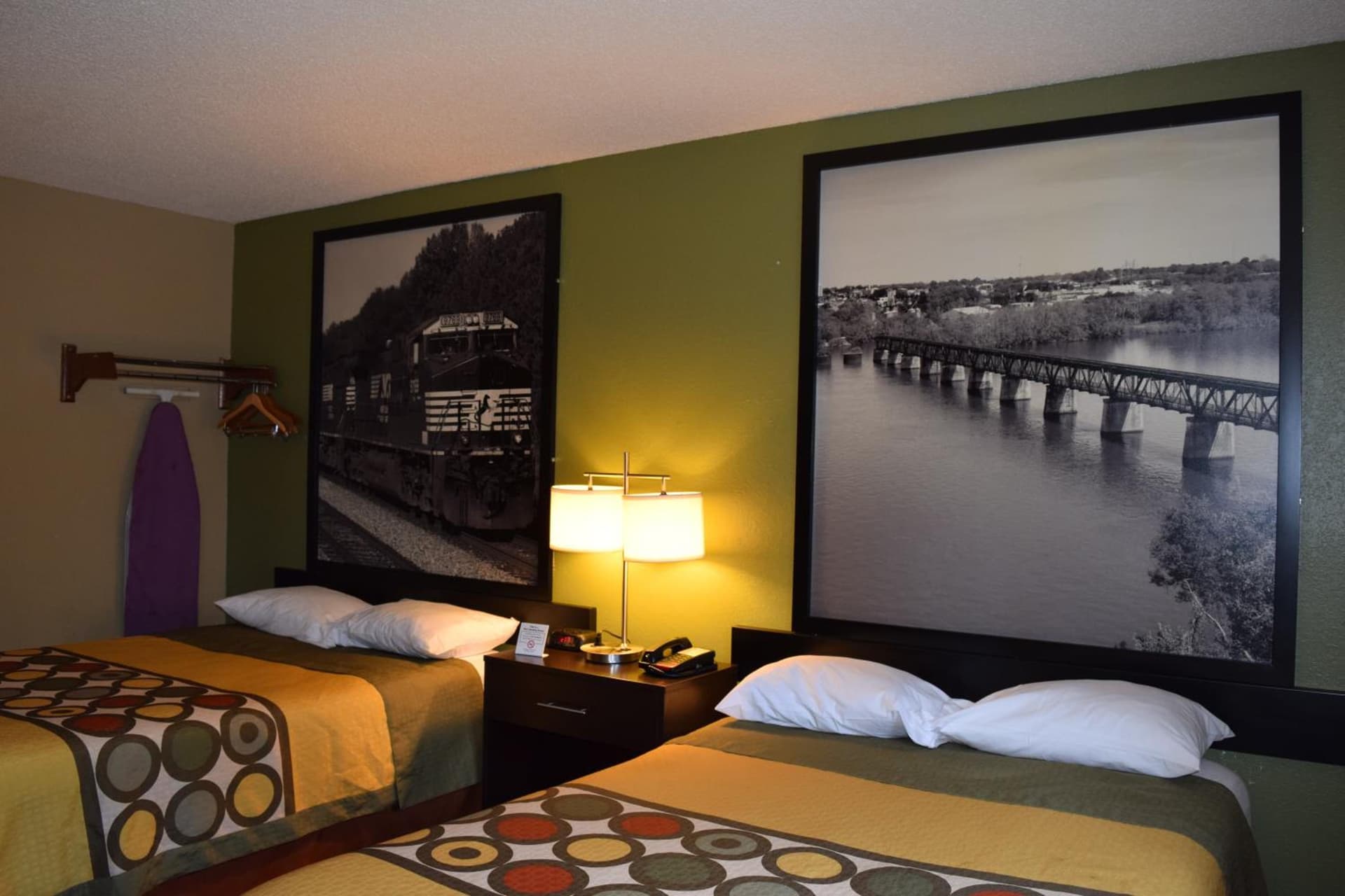 Super 8 by Wyndham Homewood Birmingham Area gallery photo in Birmingham, AL — image 45