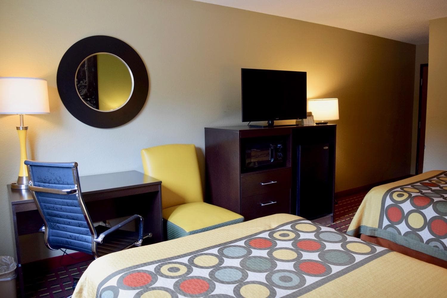 Super 8 by Wyndham Homewood Birmingham Area gallery photo in Birmingham, AL — image 39