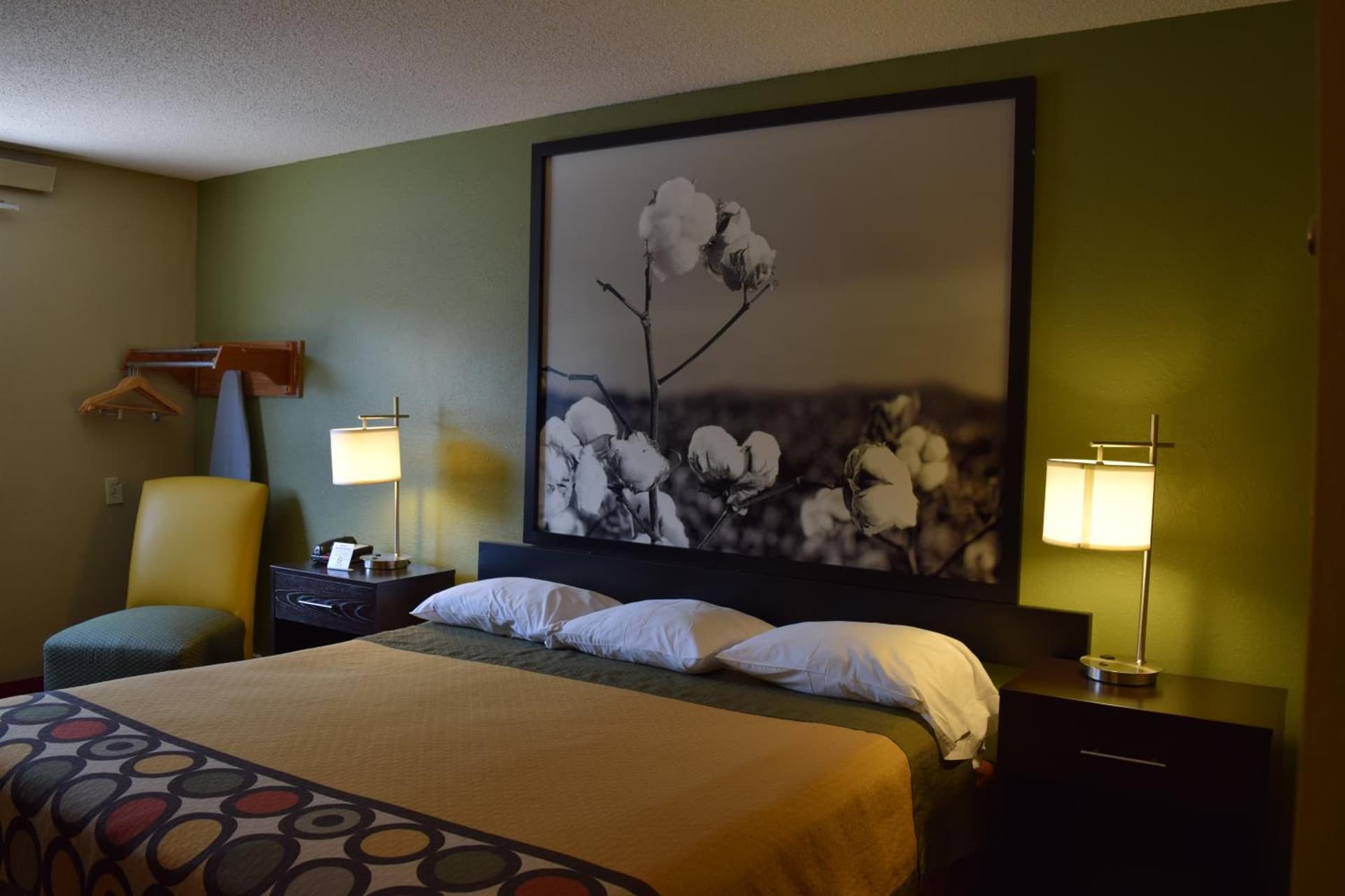 Super 8 by Wyndham Homewood Birmingham Area property views in Birmingham, AL — gallery photo 3