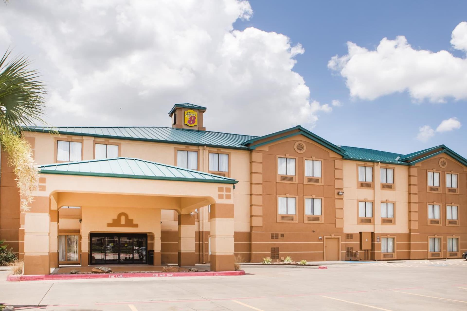 Super 8 by Wyndham Port Arthur/Nederland Area gallery photo in Port Arthur, TX — image 30