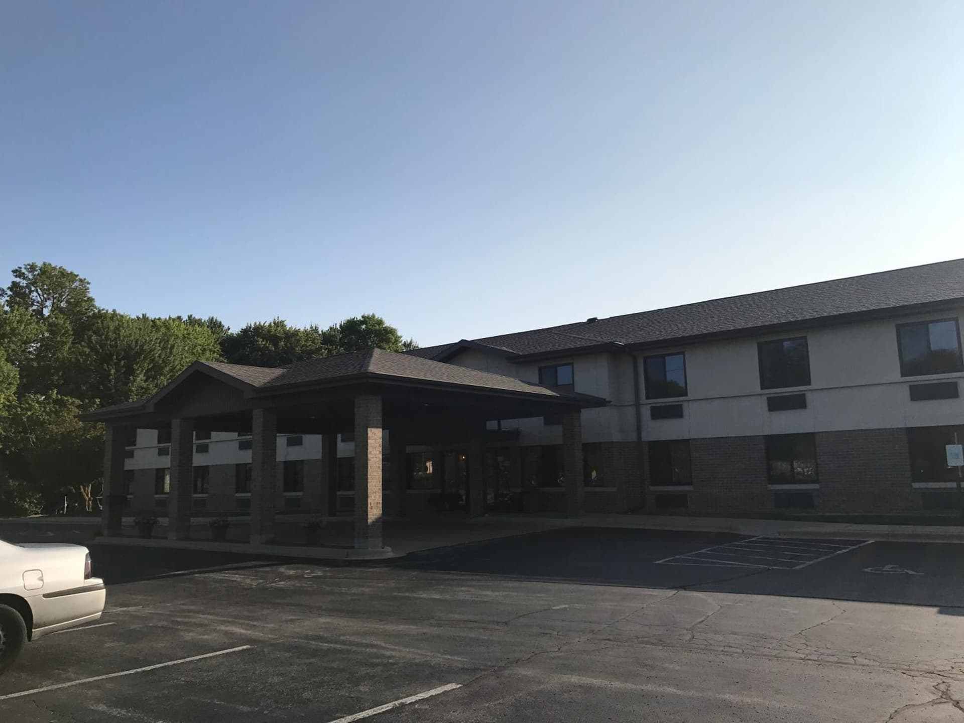 Econo Lodge Inn & Suites Oconto featured exterior or lobby in Oconto, WI — similar hotel