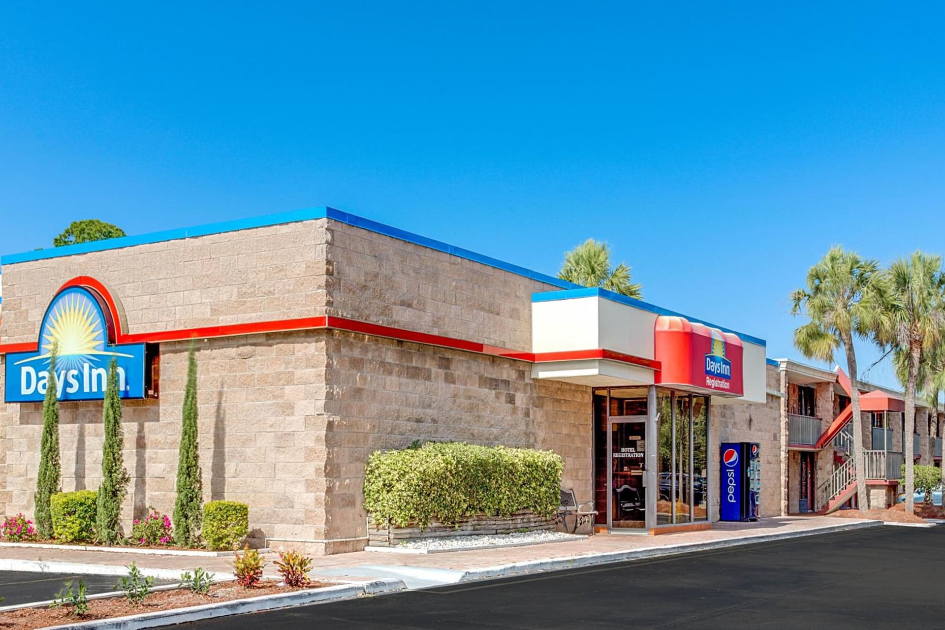 Days Inn by Wyndham Bradenton - Near the Gulf featured exterior or lobby in Bradenton, FL — similar hotel